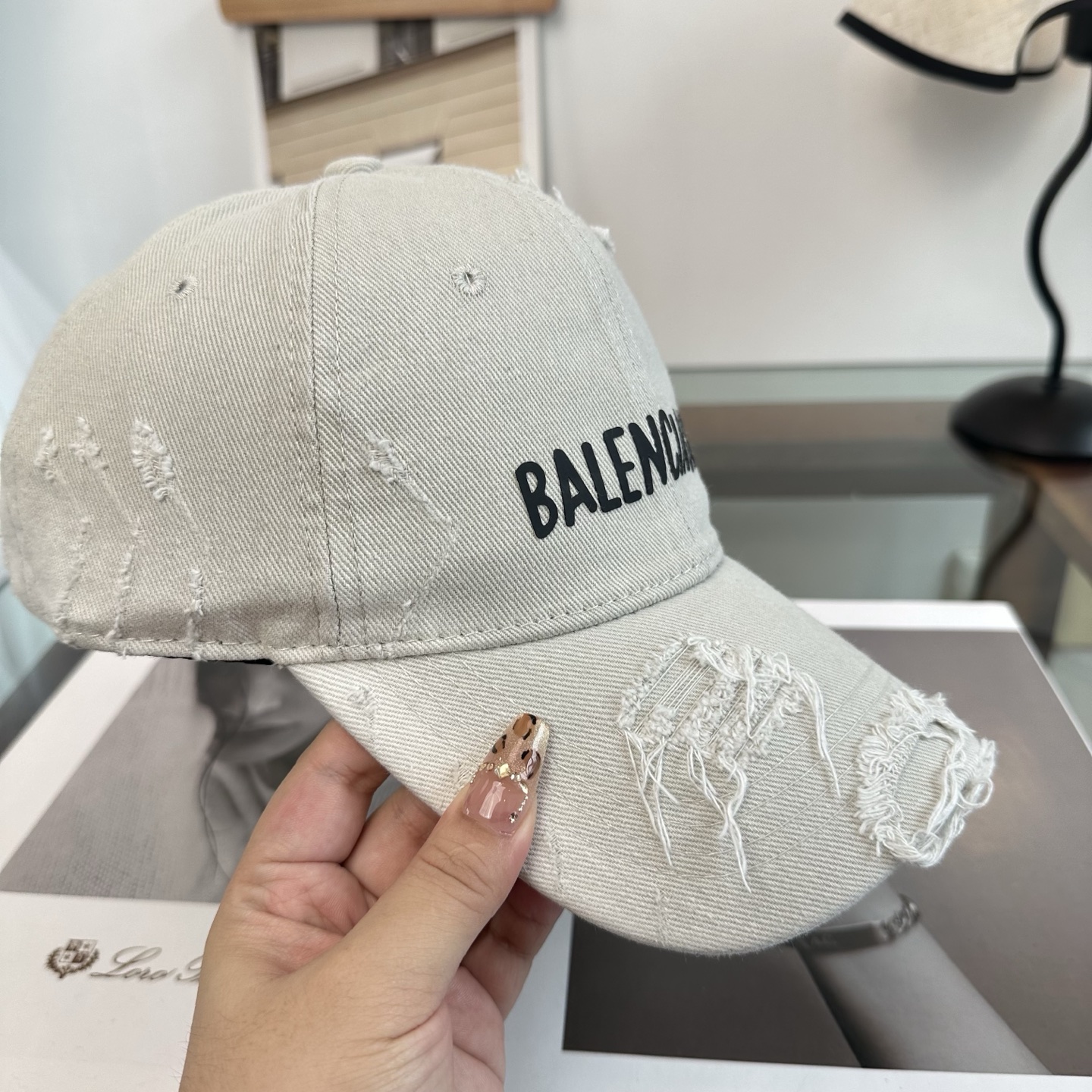 新品Balenciaga 巴黎世家字母新款棒球帽现货秒发🧢简约时尚超级无敌好看的帽子！情侣款！
