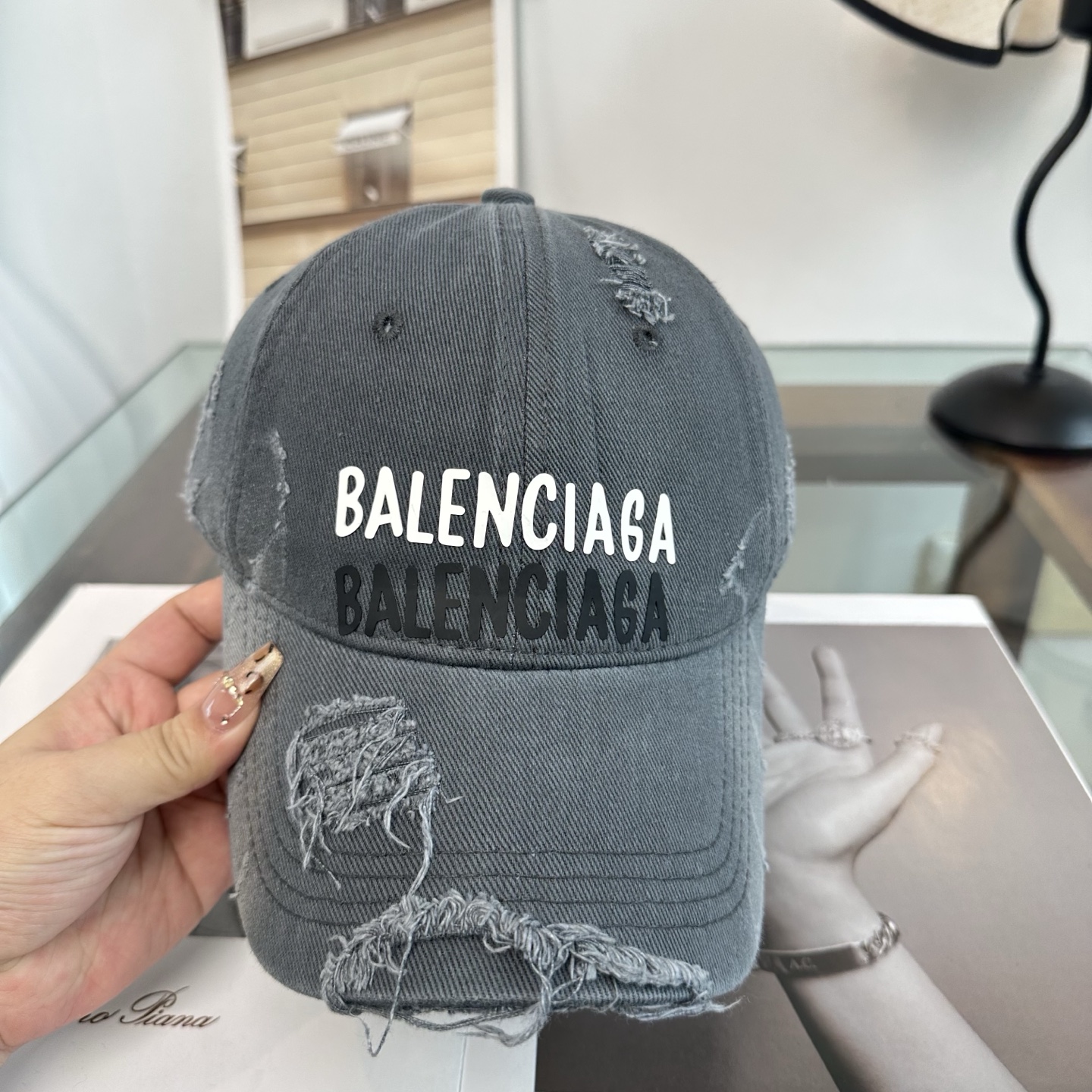 新品Balenciaga 巴黎世家字母新款棒球帽现货秒发🧢简约时尚超级无敌好看的帽子！情侣款！