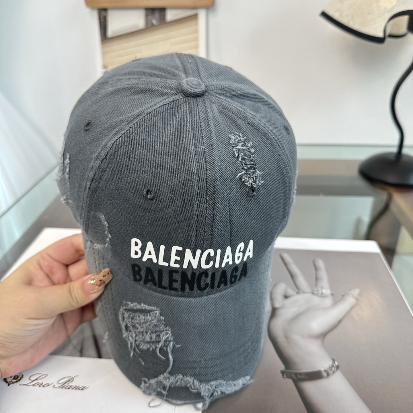 新品Balenciaga 巴黎世家字母新款棒球帽现货秒发🧢简约时尚超级无敌好看的帽子！情侣款！