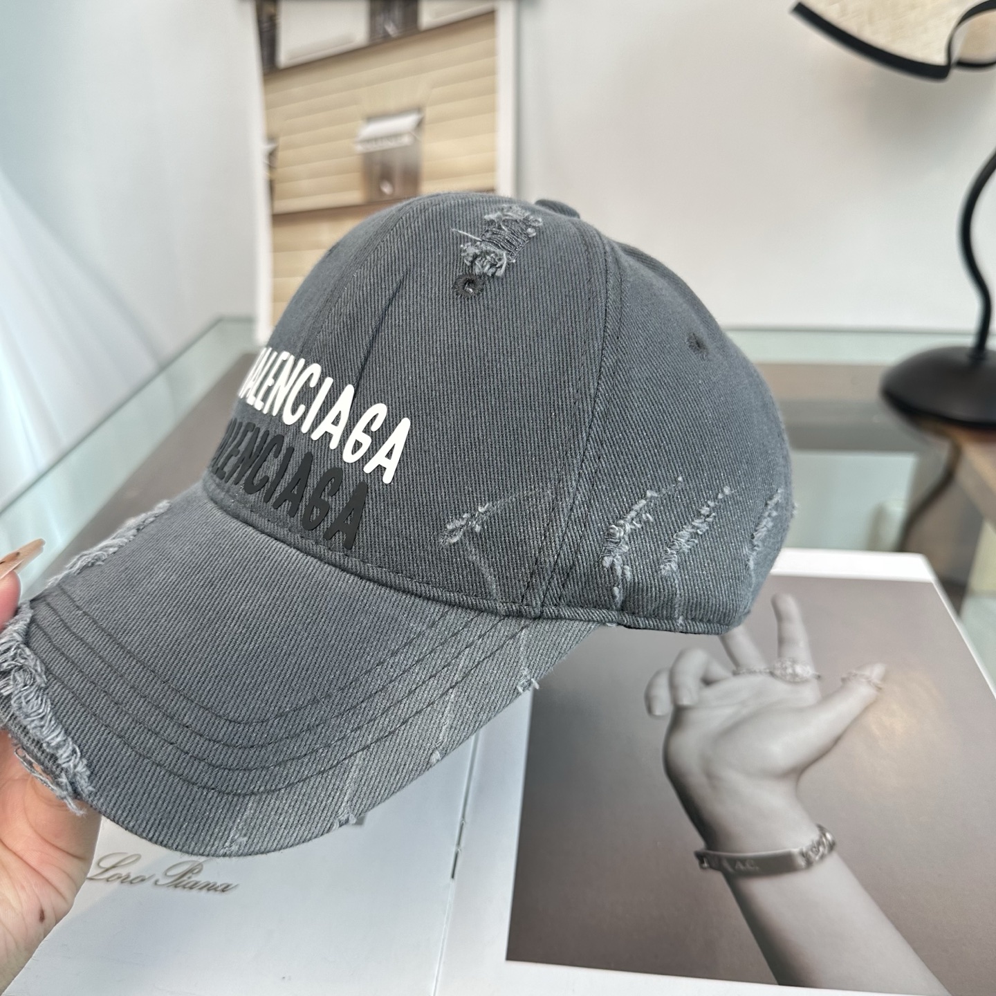 新品Balenciaga 巴黎世家字母新款棒球帽现货秒发🧢简约时尚超级无敌好看的帽子！情侣款！