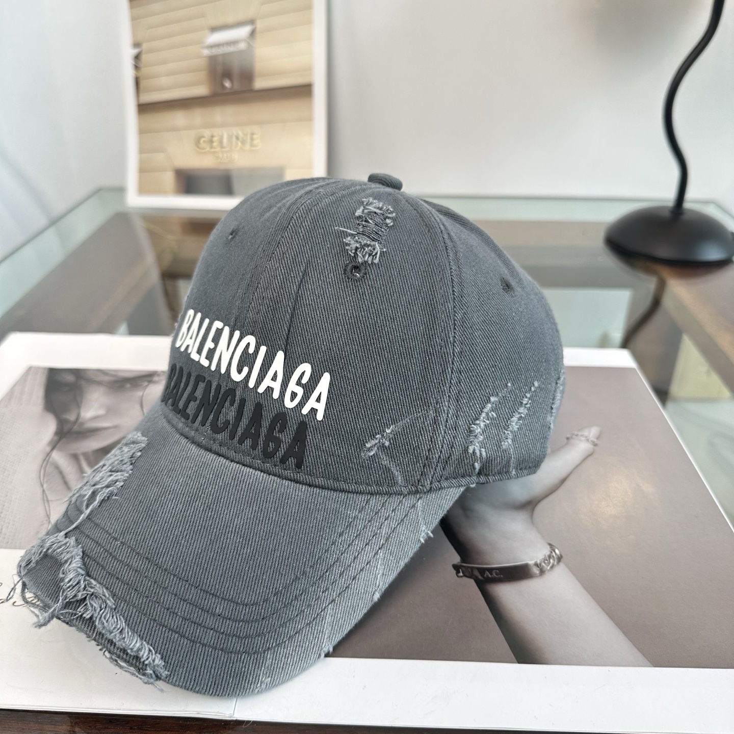 新品Balenciaga 巴黎世家字母新款棒球帽现货秒发🧢简约时尚超级无敌好看的帽子！情侣款！