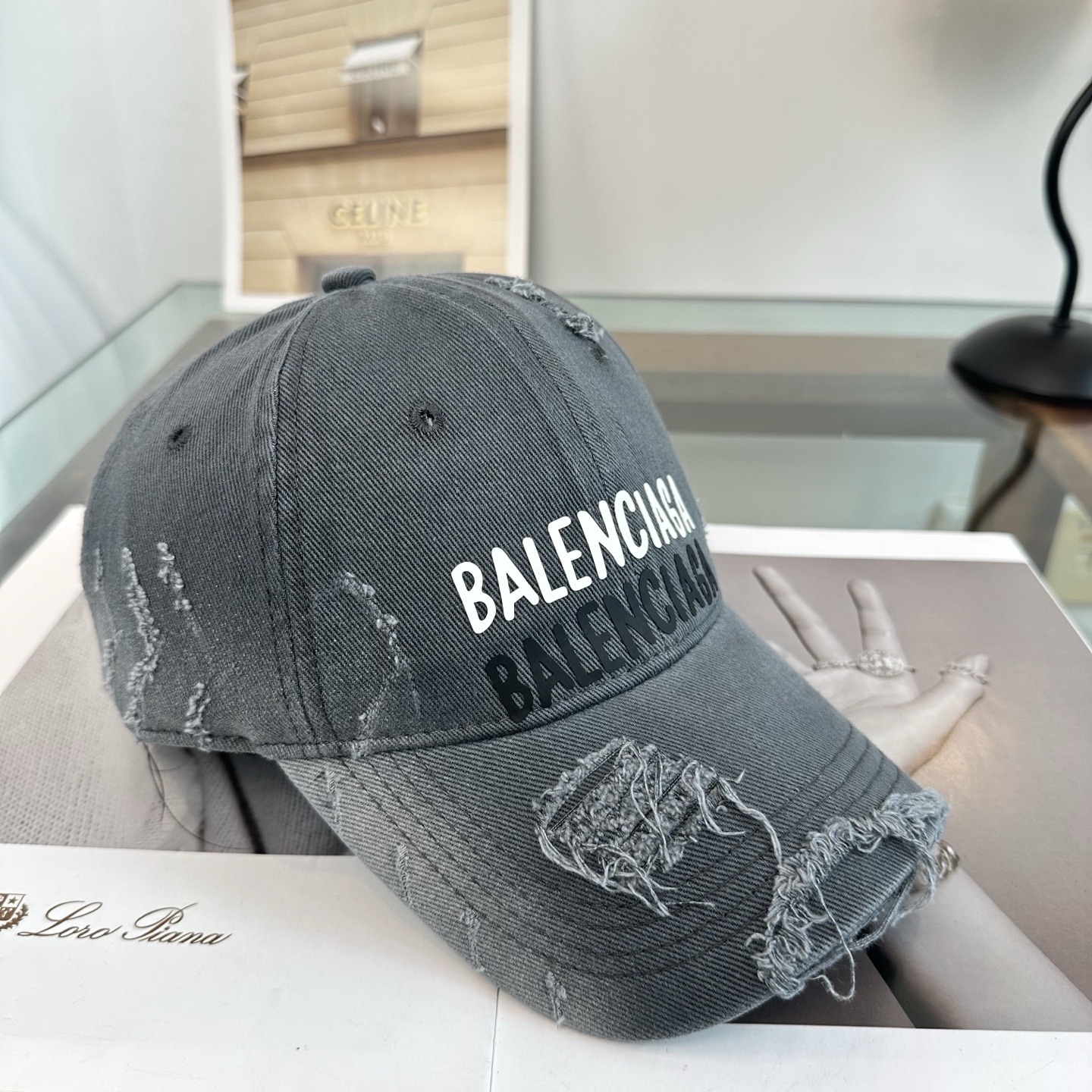 新品Balenciaga 巴黎世家字母新款棒球帽现货秒发🧢简约时尚超级无敌好看的帽子！情侣款！