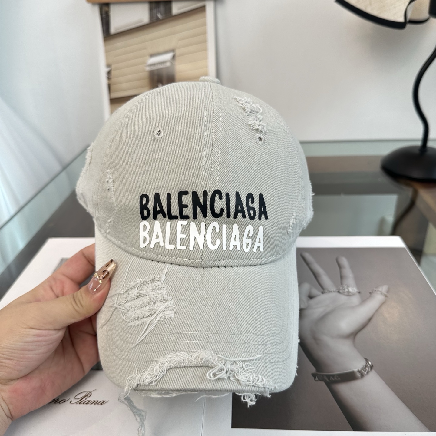 新品Balenciaga 巴黎世家字母新款棒球帽现货秒发🧢简约时尚超级无敌好看的帽子！情侣款！