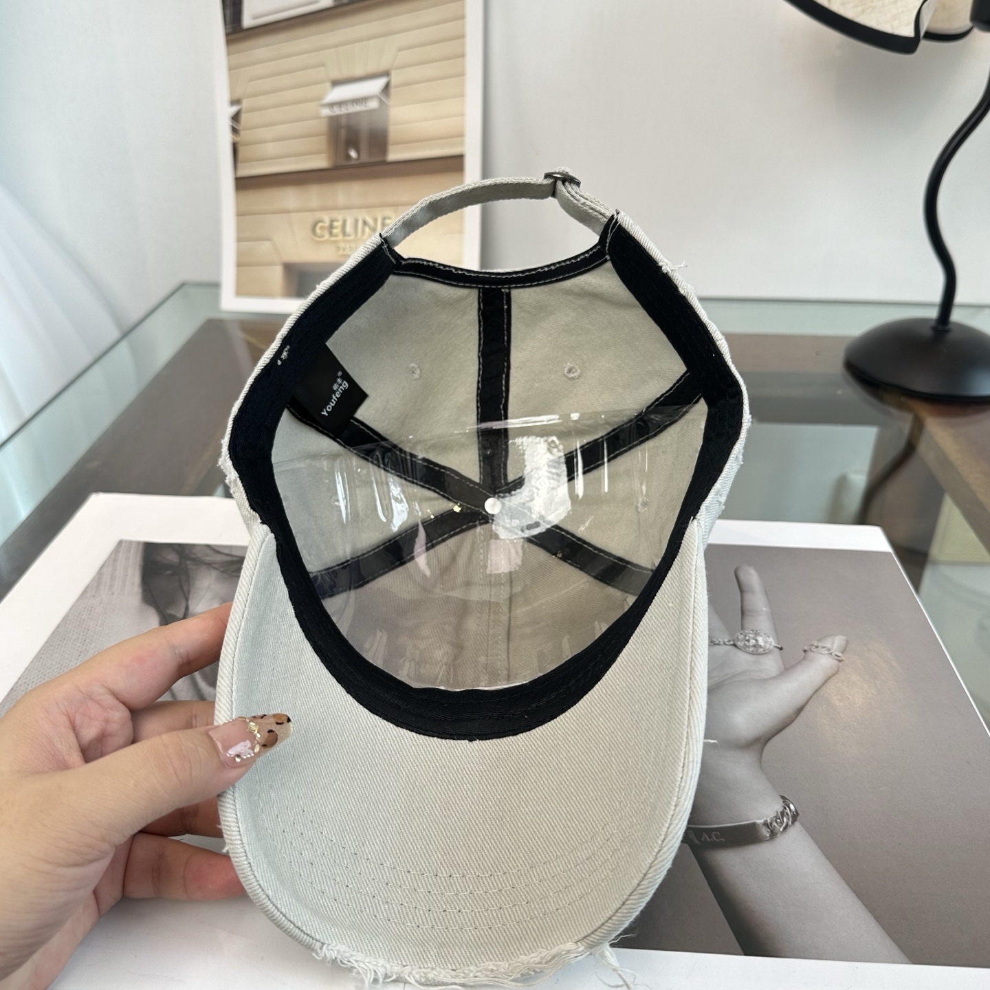 新品Balenciaga 巴黎世家字母新款棒球帽现货秒发🧢简约时尚超级无敌好看的帽子！情侣款！