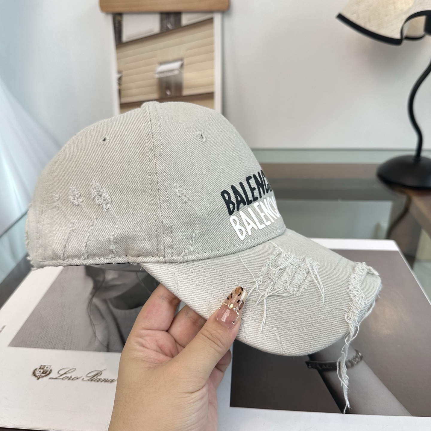 新品Balenciaga 巴黎世家字母新款棒球帽现货秒发🧢简约时尚超级无敌好看的帽子！情侣款！