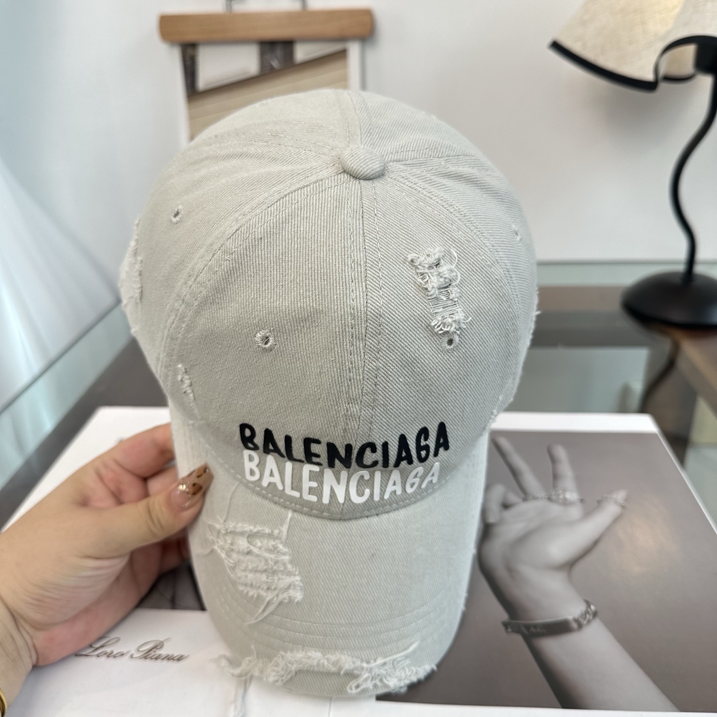 新品Balenciaga 巴黎世家字母新款棒球帽现货秒发🧢简约时尚超级无敌好看的帽子！情侣款！