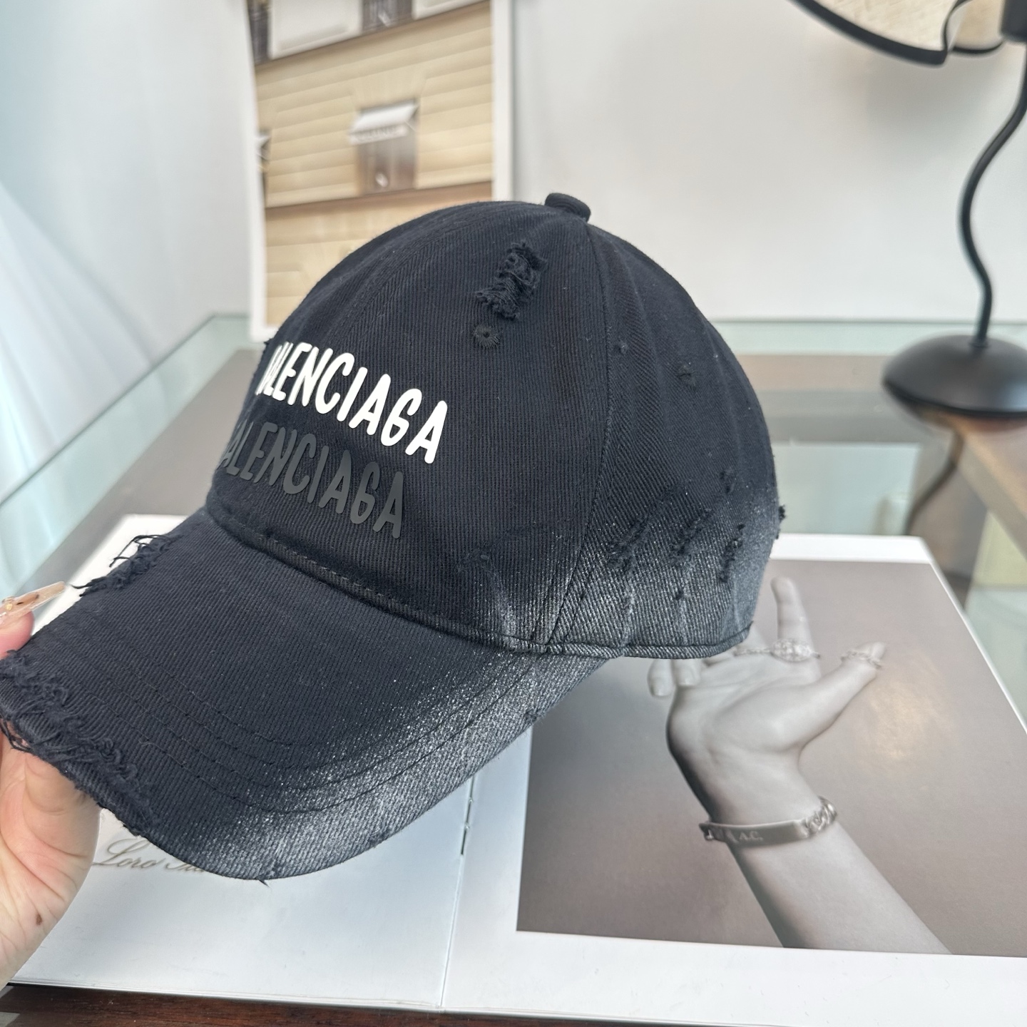 新品Balenciaga 巴黎世家字母新款棒球帽现货秒发🧢简约时尚超级无敌好看的帽子！情侣款！