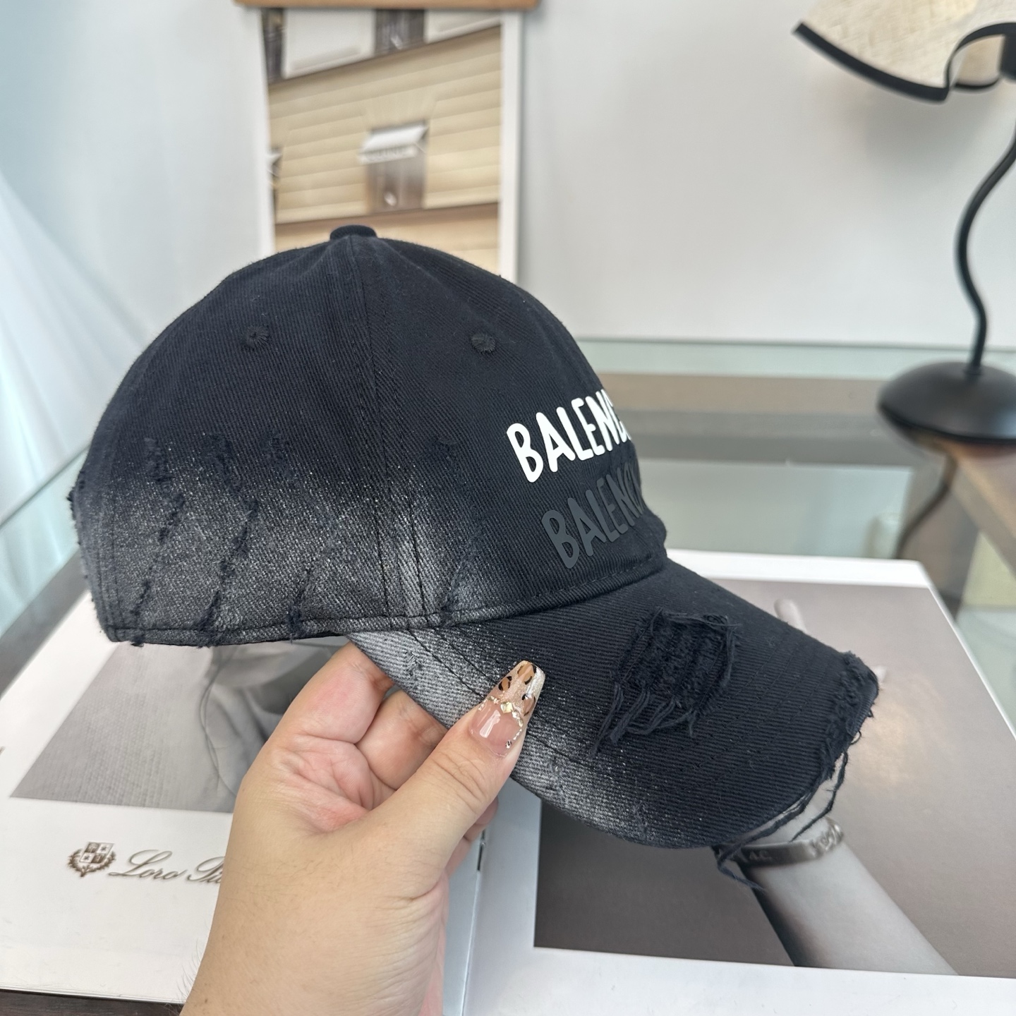 新品Balenciaga 巴黎世家字母新款棒球帽现货秒发🧢简约时尚超级无敌好看的帽子！情侣款！
