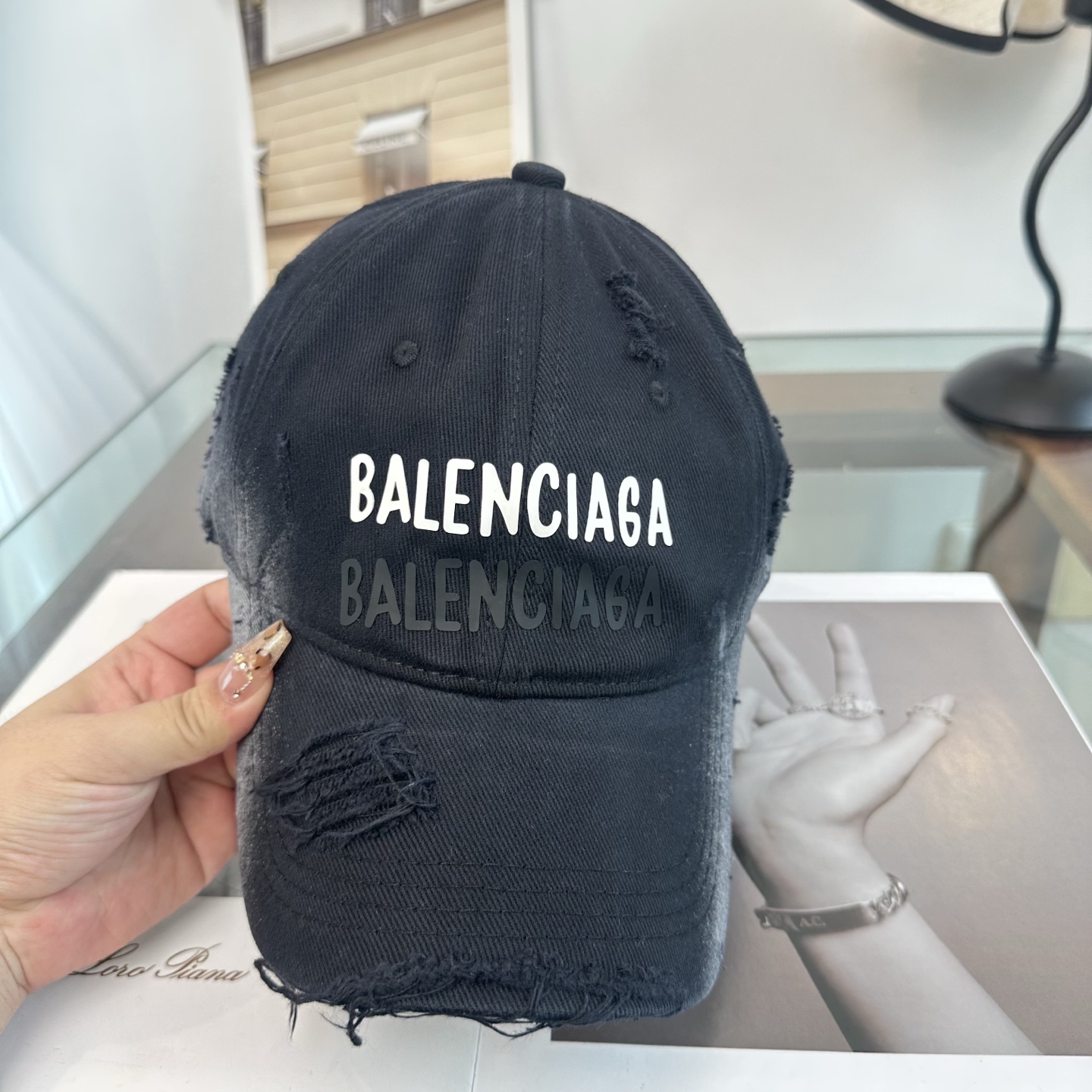 新品Balenciaga 巴黎世家字母新款棒球帽现货秒发🧢简约时尚超级无敌好看的帽子！情侣款！