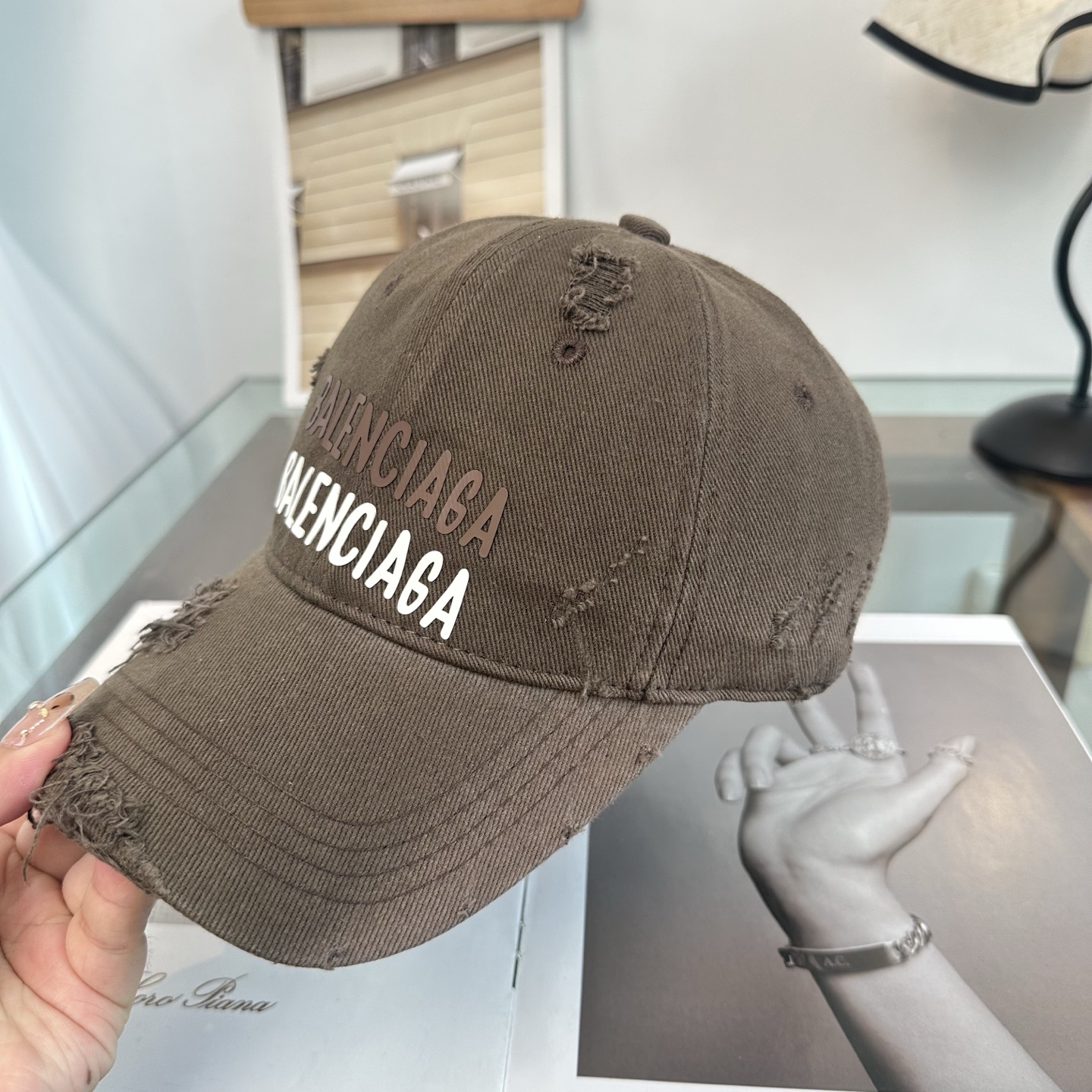 新品Balenciaga 巴黎世家字母新款棒球帽现货秒发🧢简约时尚超级无敌好看的帽子！情侣款！