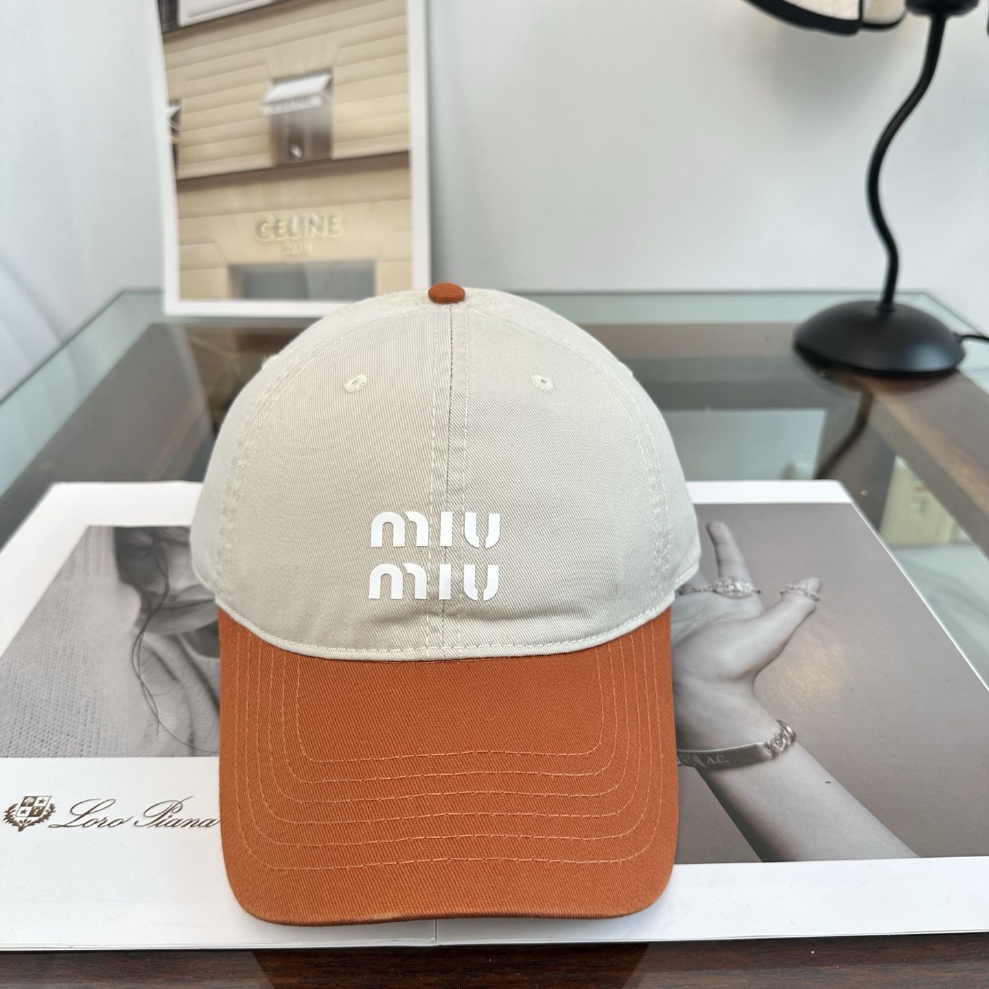 Miu Miu 谬谬miumiu 新款棒球帽， 开模订制， 做工细致质量超赞