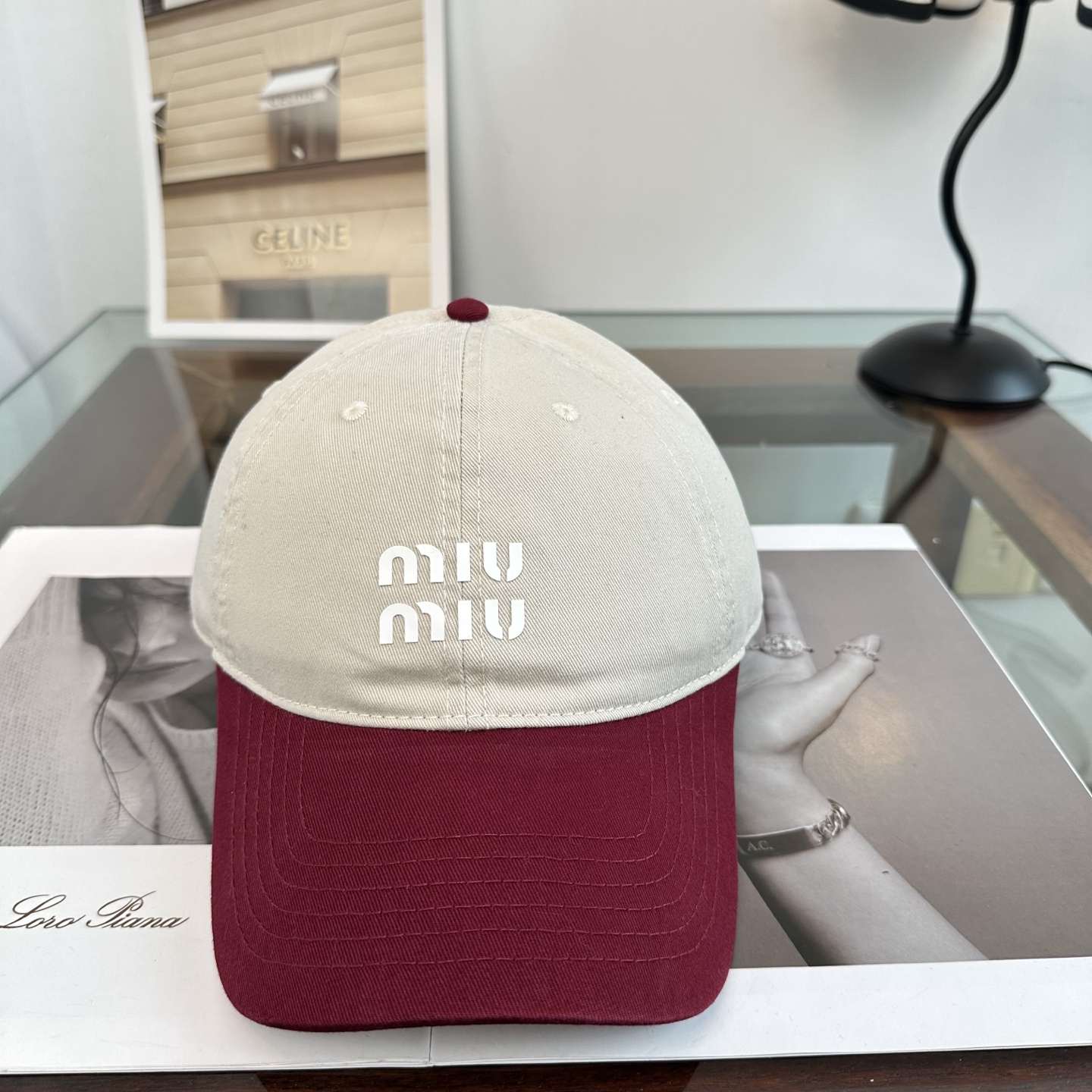 Miu Miu 谬谬miumiu 新款棒球帽， 开模订制， 做工细致质量超赞