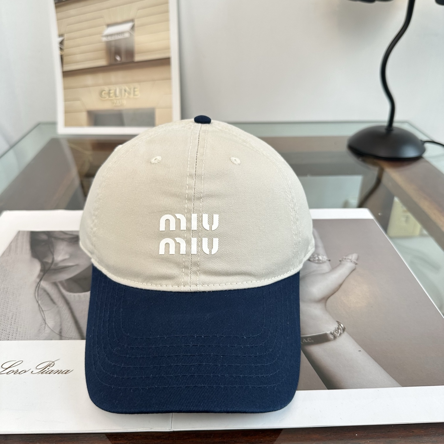 Miu Miu 谬谬miumiu 新款棒球帽， 开模订制， 做工细致质量超赞