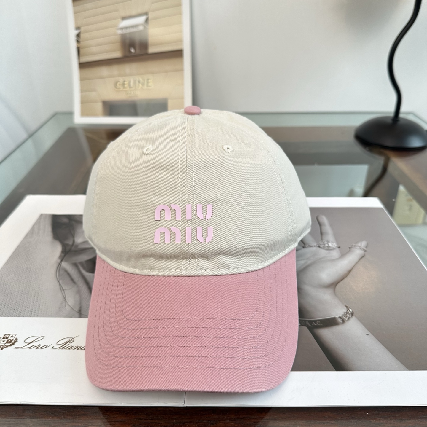 Miu Miu 谬谬miumiu 新款棒球帽， 开模订制， 做工细致质量超赞