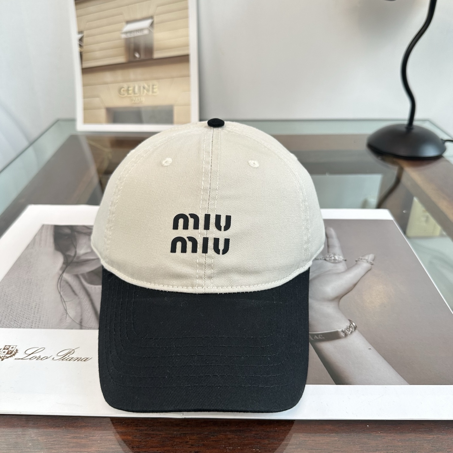 Miu Miu 谬谬miumiu 新款棒球帽， 开模订制， 做工细致质量超赞