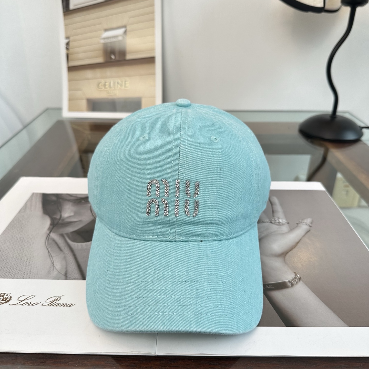 Miu Miu 谬谬miumiu 新款棒球帽， 开模订制， 做工细致质量超赞