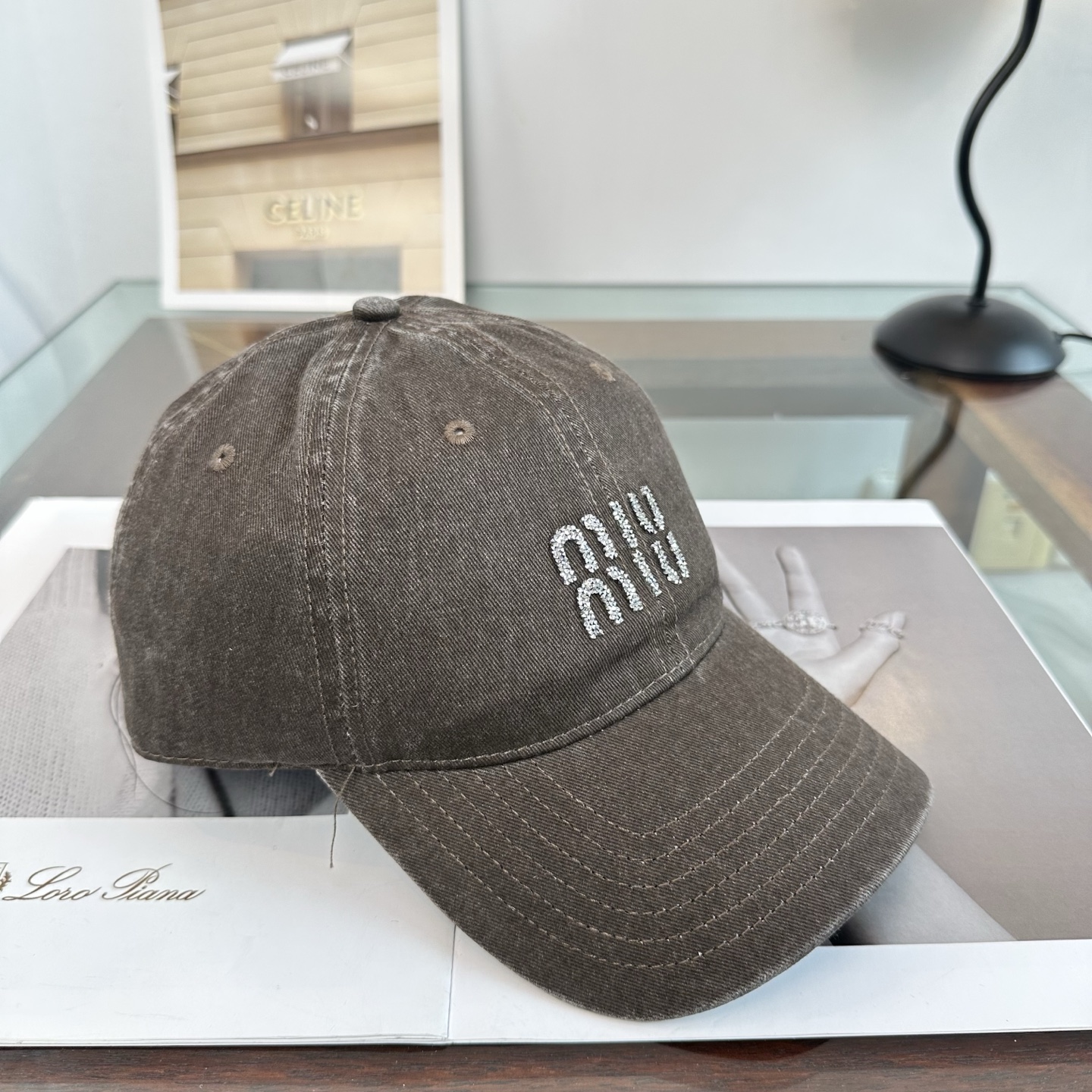 Miu Miu 谬谬miumiu 新款棒球帽， 开模订制， 做工细致质量超赞