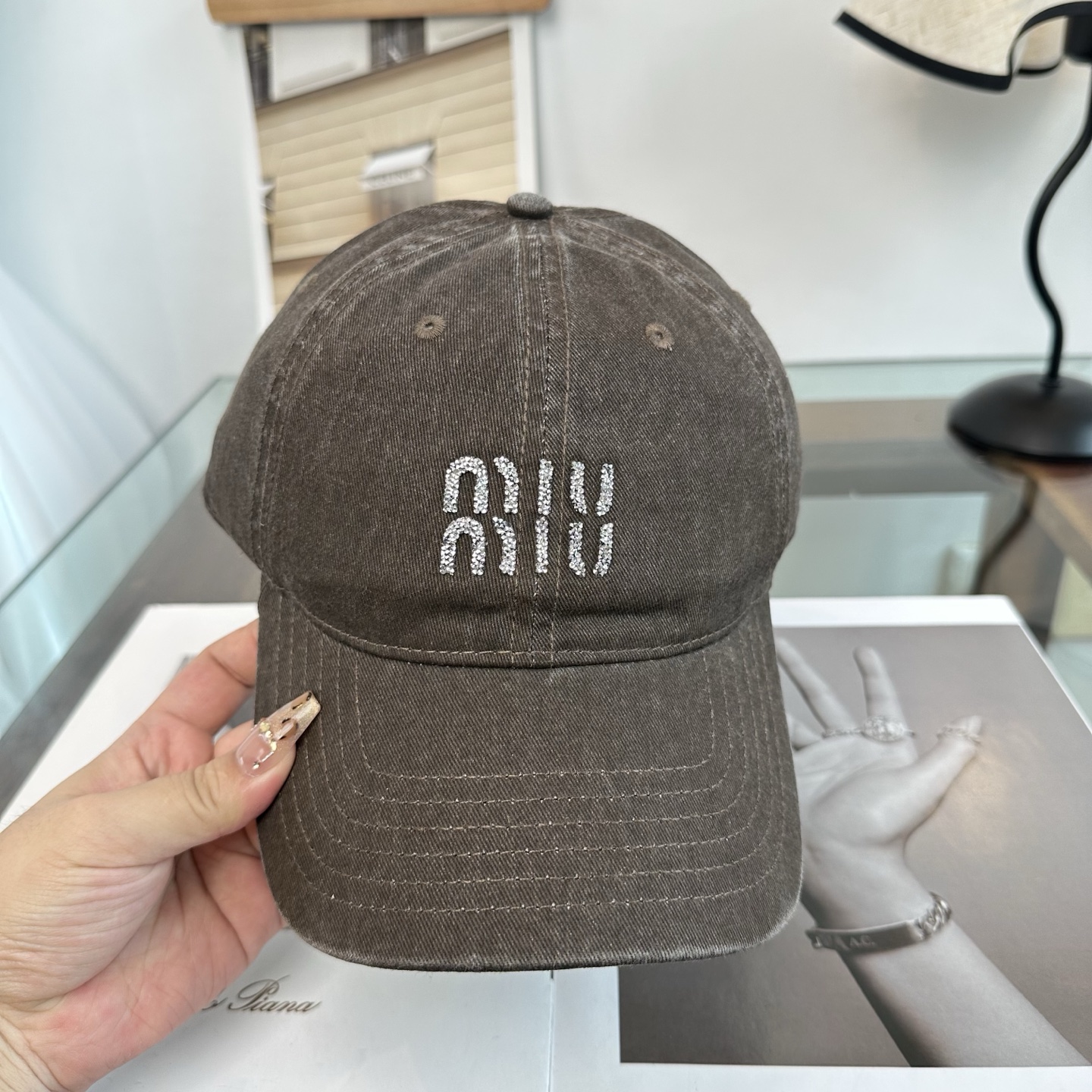 谬谬miumiu 新款棒球帽，正品开模订制，原版做工细致质量超赞！