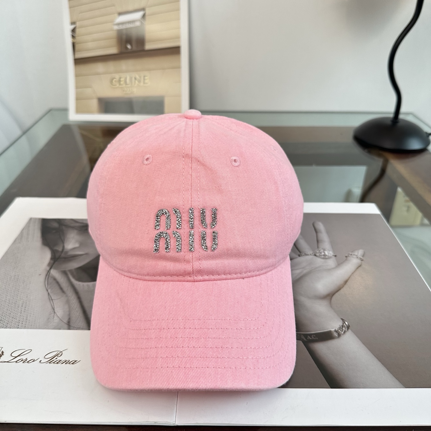Miu Miu 谬谬miumiu 新款棒球帽， 开模订制， 做工细致质量超赞