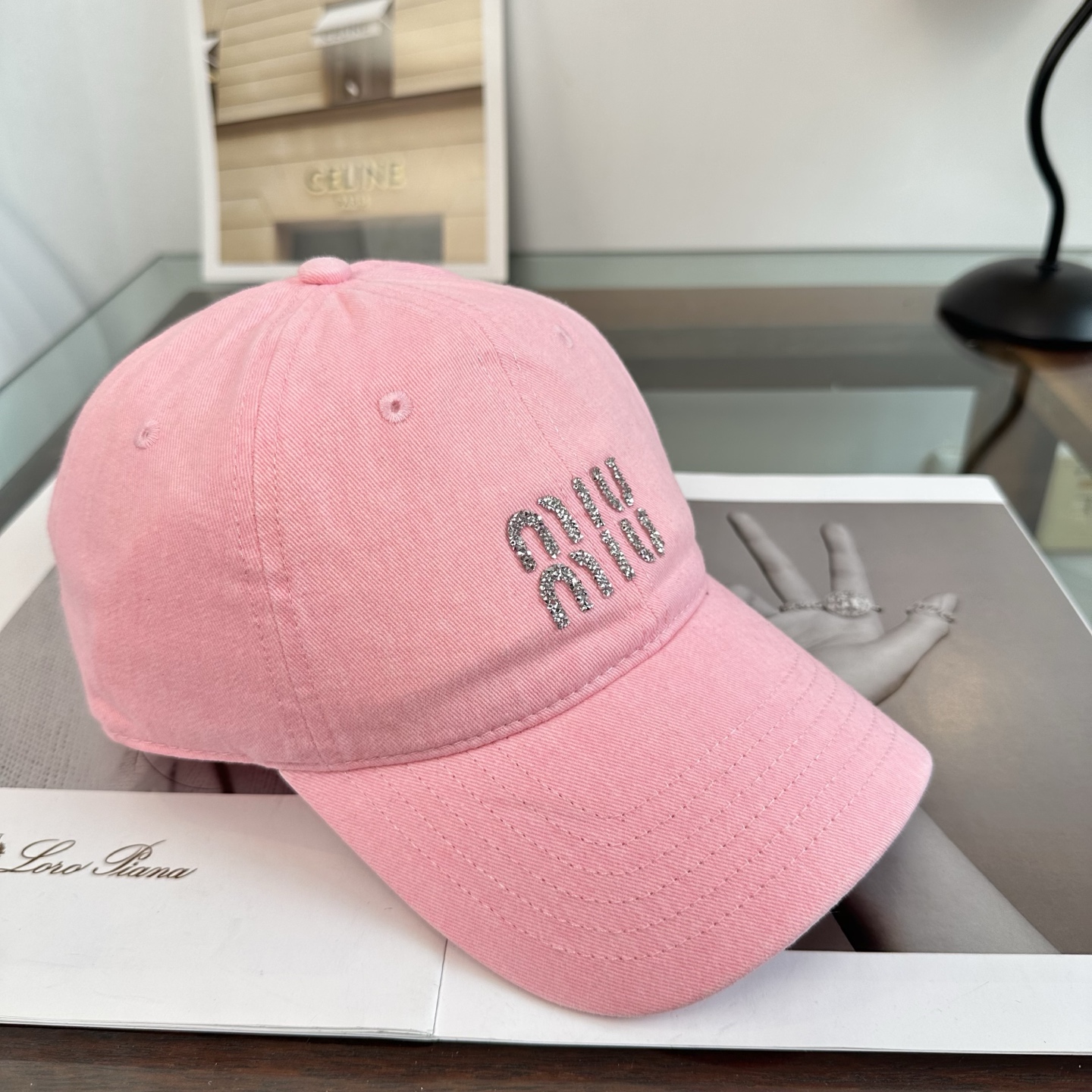 Miu Miu 谬谬miumiu 新款棒球帽， 开模订制， 做工细致质量超赞