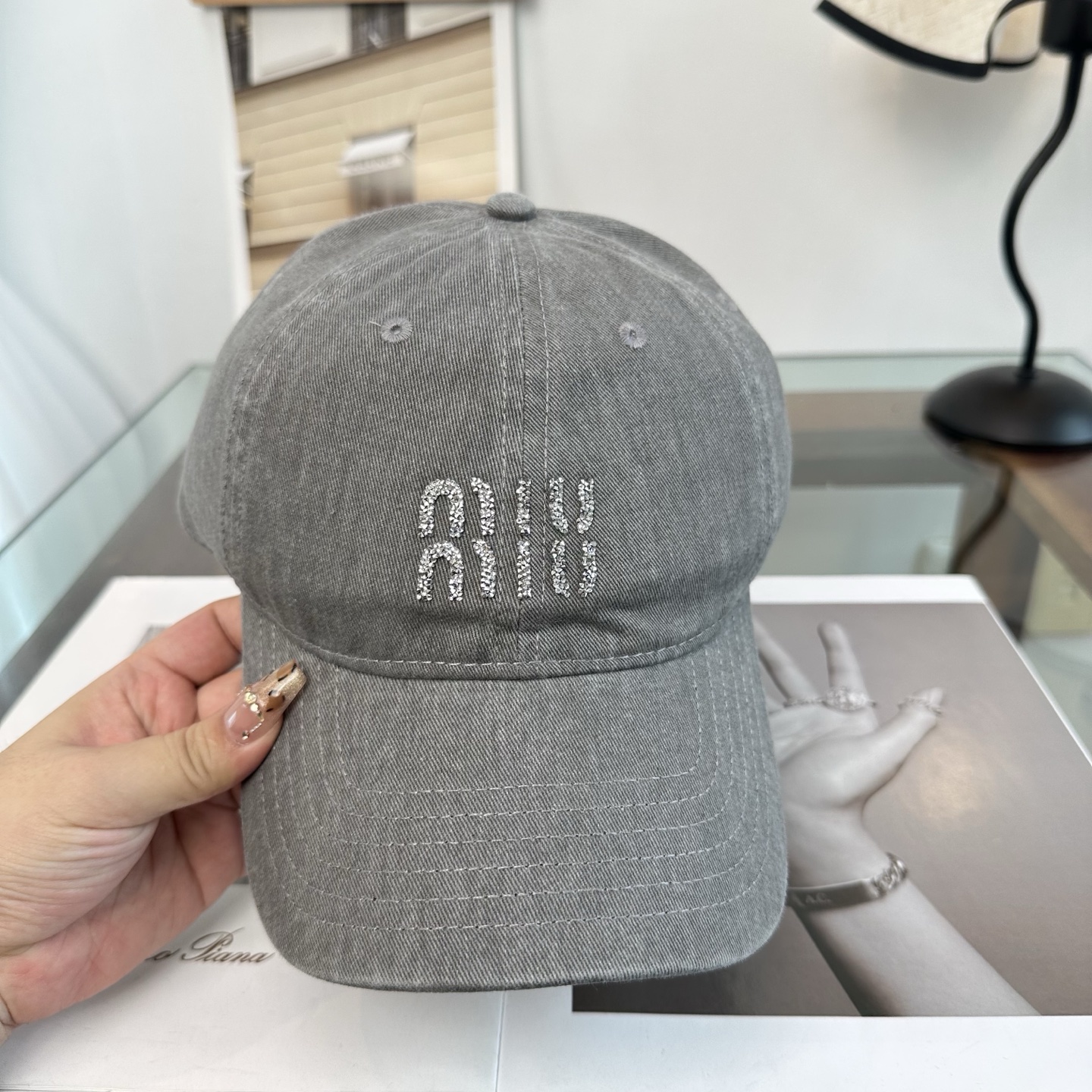 谬谬miumiu 新款棒球帽，正品开模订制，原版做工细致质量超赞！