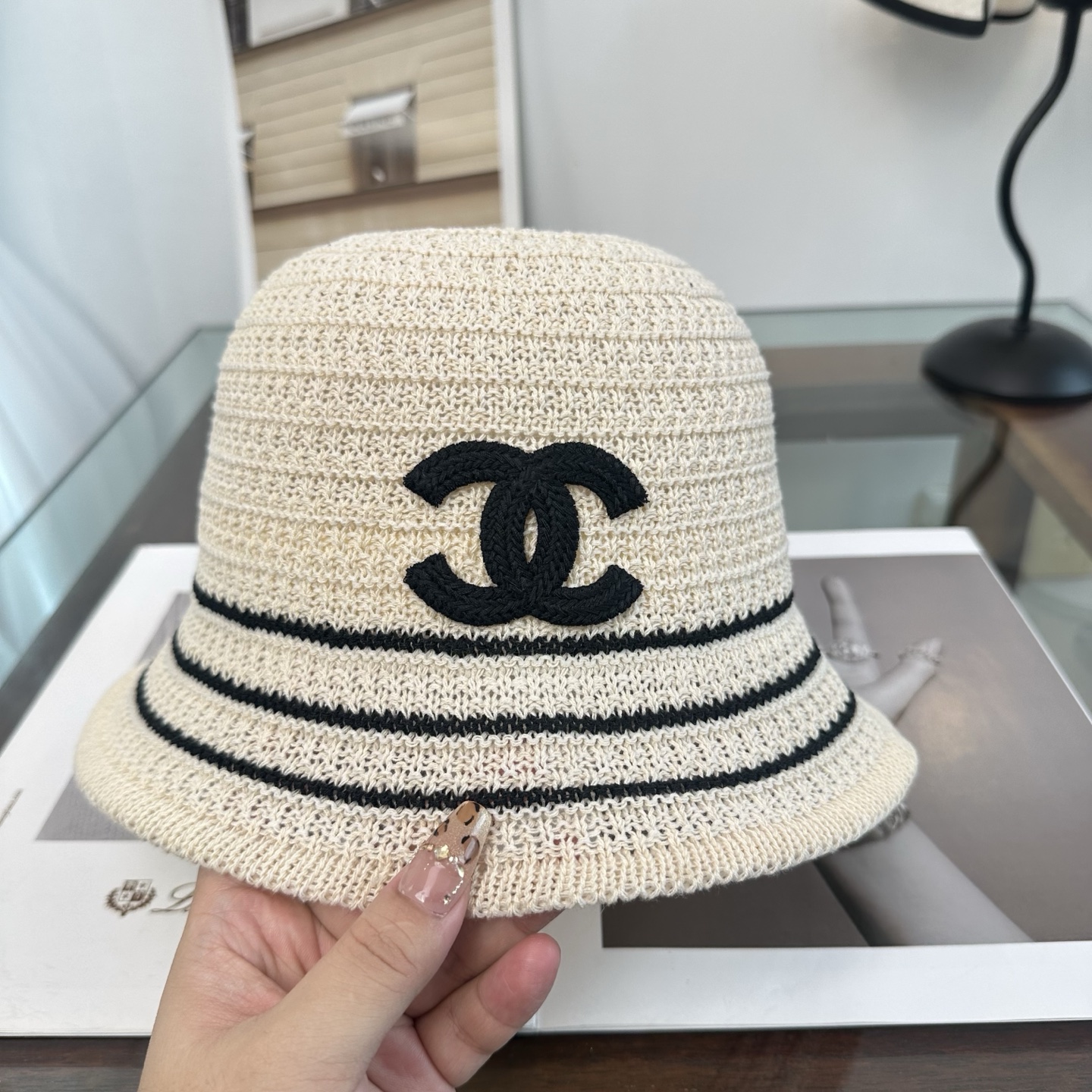 Chanel Chanel 渔夫帽 让兼顾 和遮阳的简约桶帽