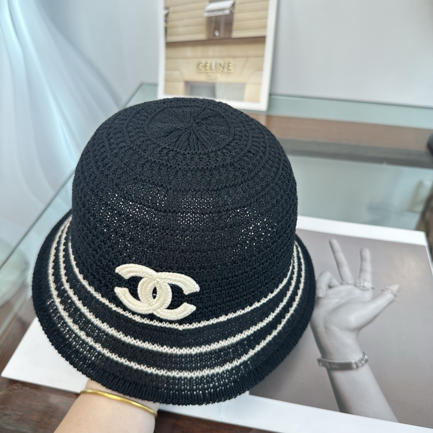 Chanel 渔夫帽 让兼顾时尚和遮阳的简约桶帽 出游拍照📷拗造型必备敲显脸小