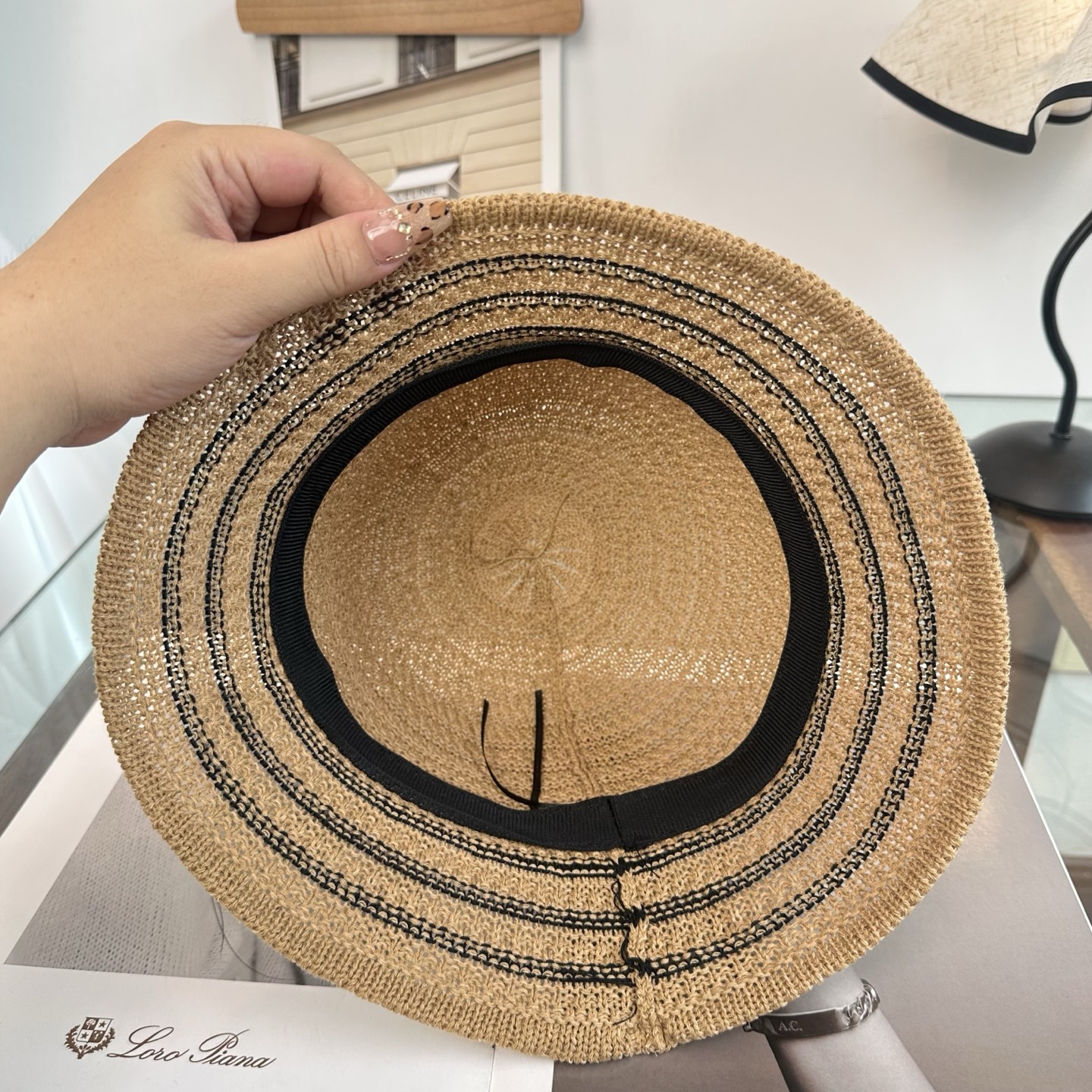 Chanel 渔夫帽 让兼顾时尚和遮阳的简约桶帽 出游拍照📷拗造型必备敲显脸小