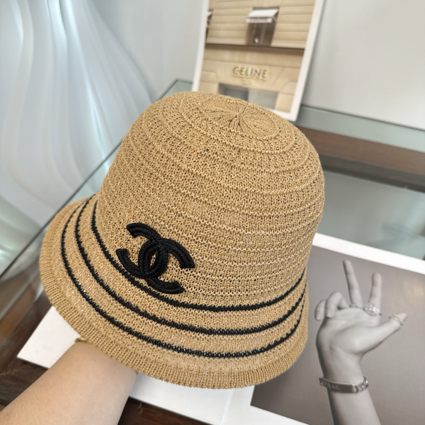 Chanel 渔夫帽 让兼顾时尚和遮阳的简约桶帽 出游拍照📷拗造型必备敲显脸小