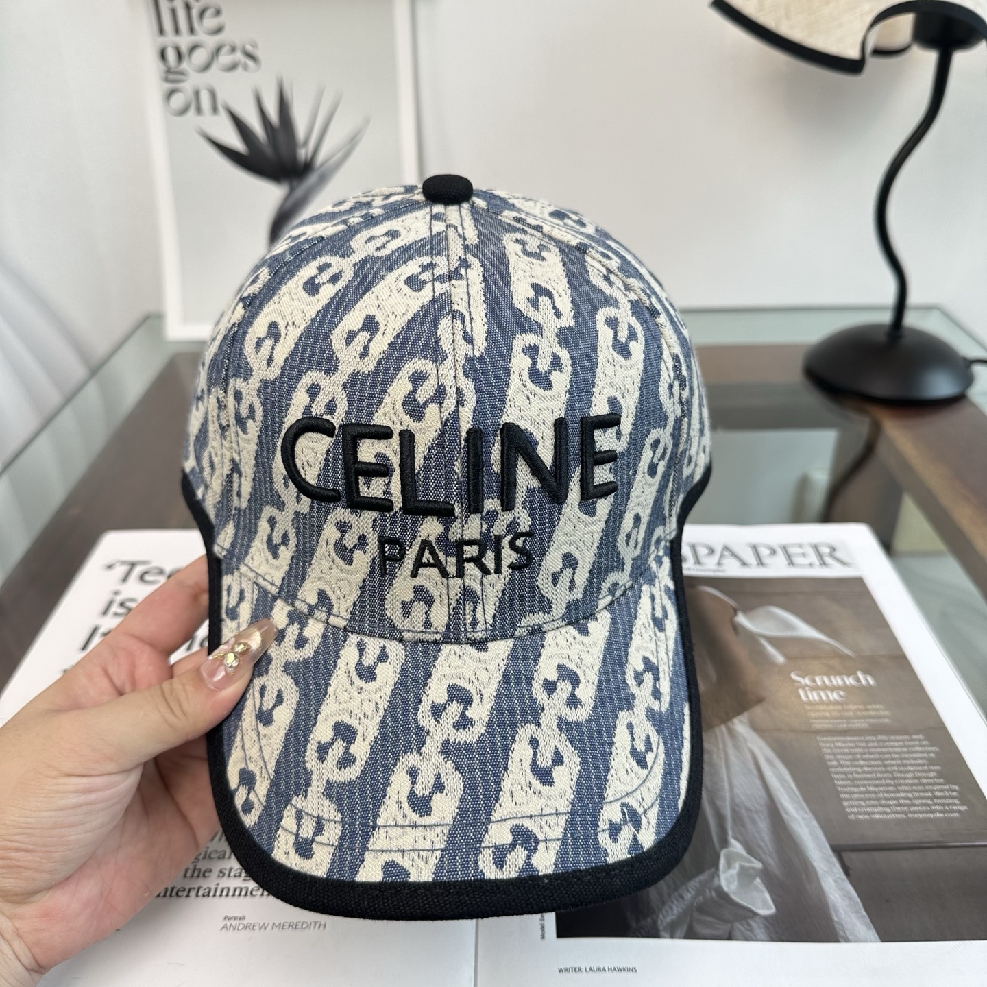 爆款CELINE（赛琳）简约明星同款最新棒球帽，时尚潮流，高端做工！每一个帽子都是用心之作！非一般的品质