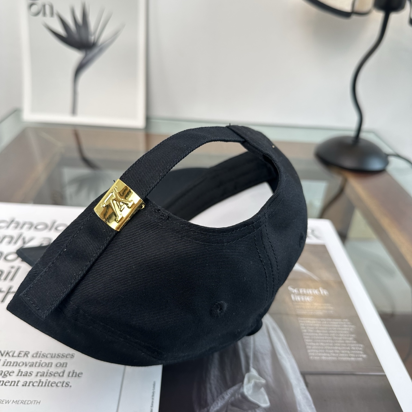 🧢路易威登棒球帽 LouisVuitton😍新款LV棒球帽，重工打造♥️高端大气，百搭款🤗男女通用！