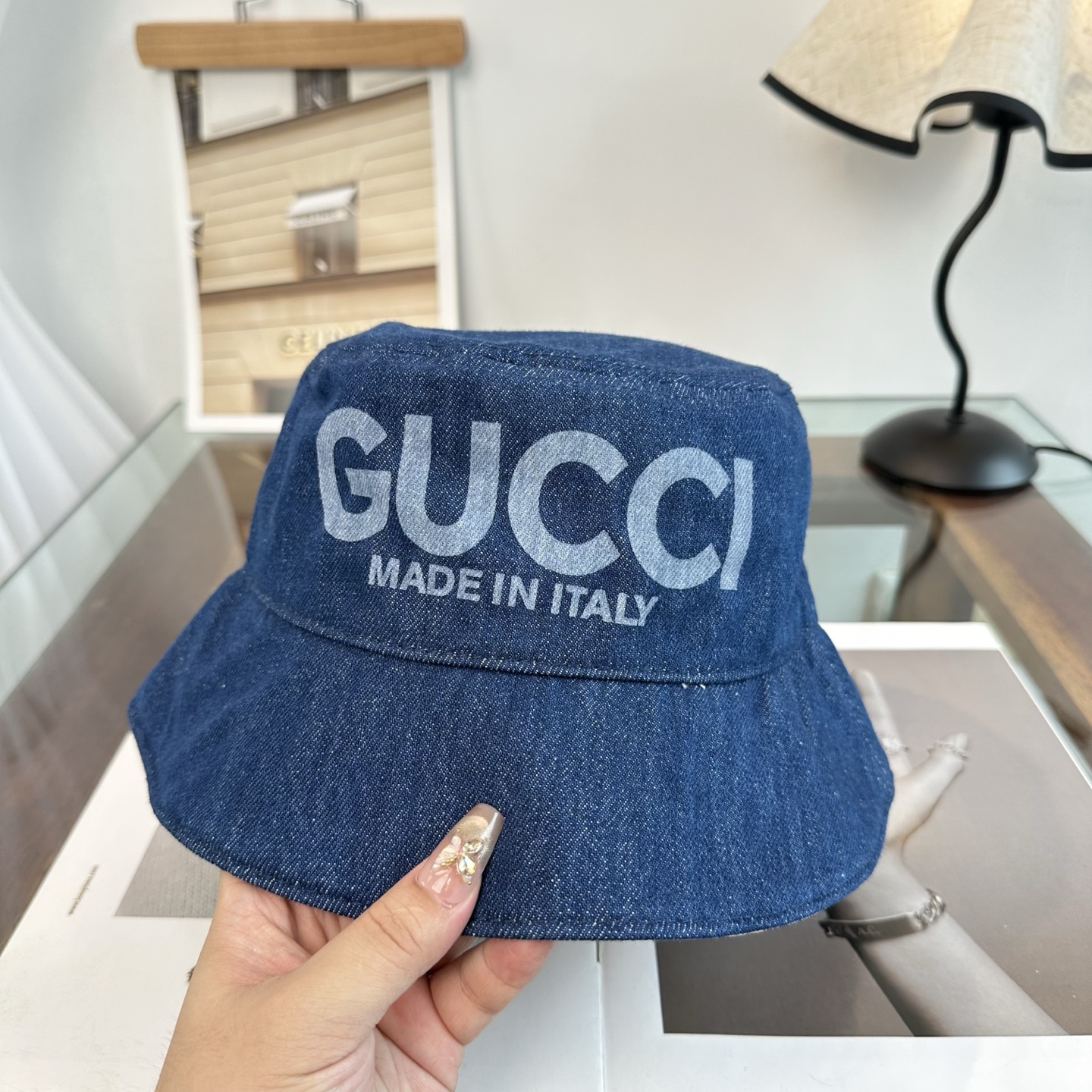 GUCCI古奇渔夫帽👒官网新品Gucci渔夫帽火爆来袭 工艺非常精美 高档大气上档次！低调奢华，方便携带