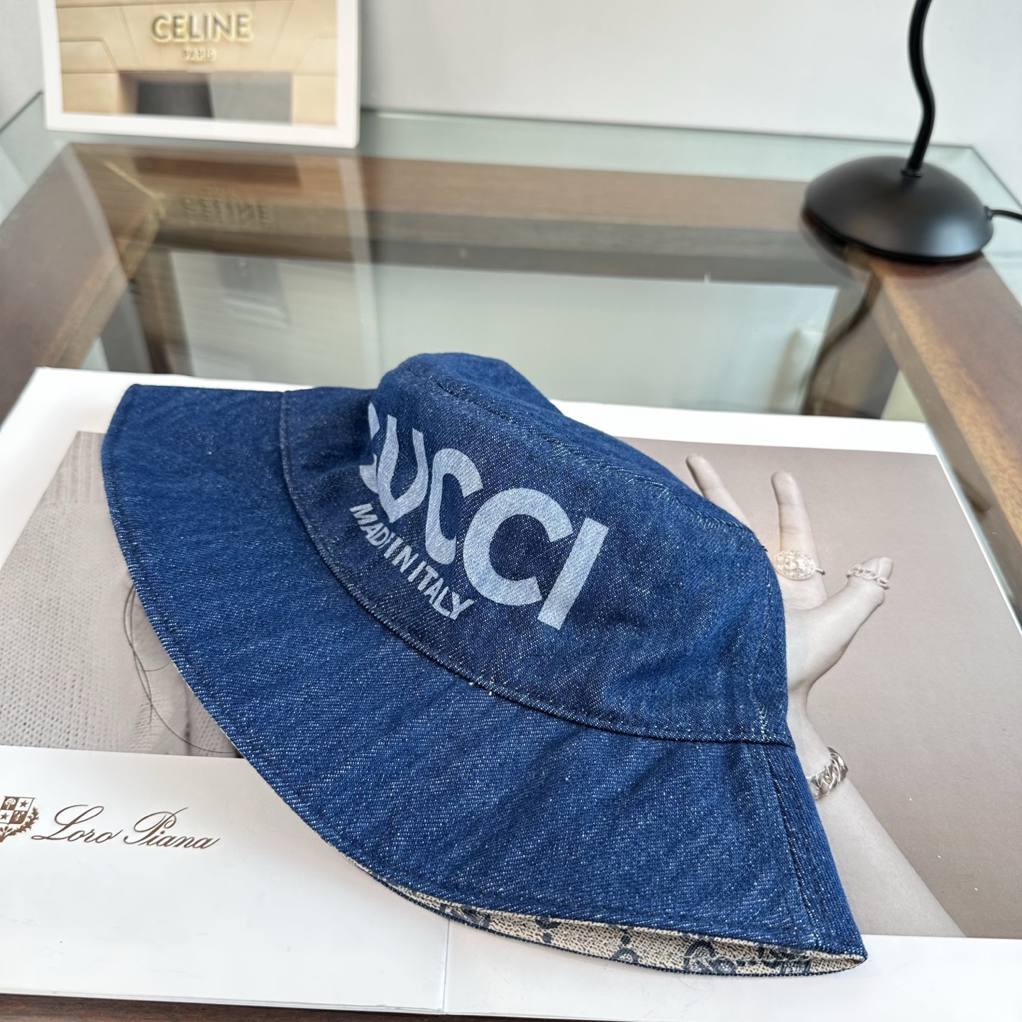 GUCCI古奇渔夫帽👒官网新品Gucci渔夫帽火爆来袭 工艺非常精美 高档大气上档次！低调奢华，方便携带