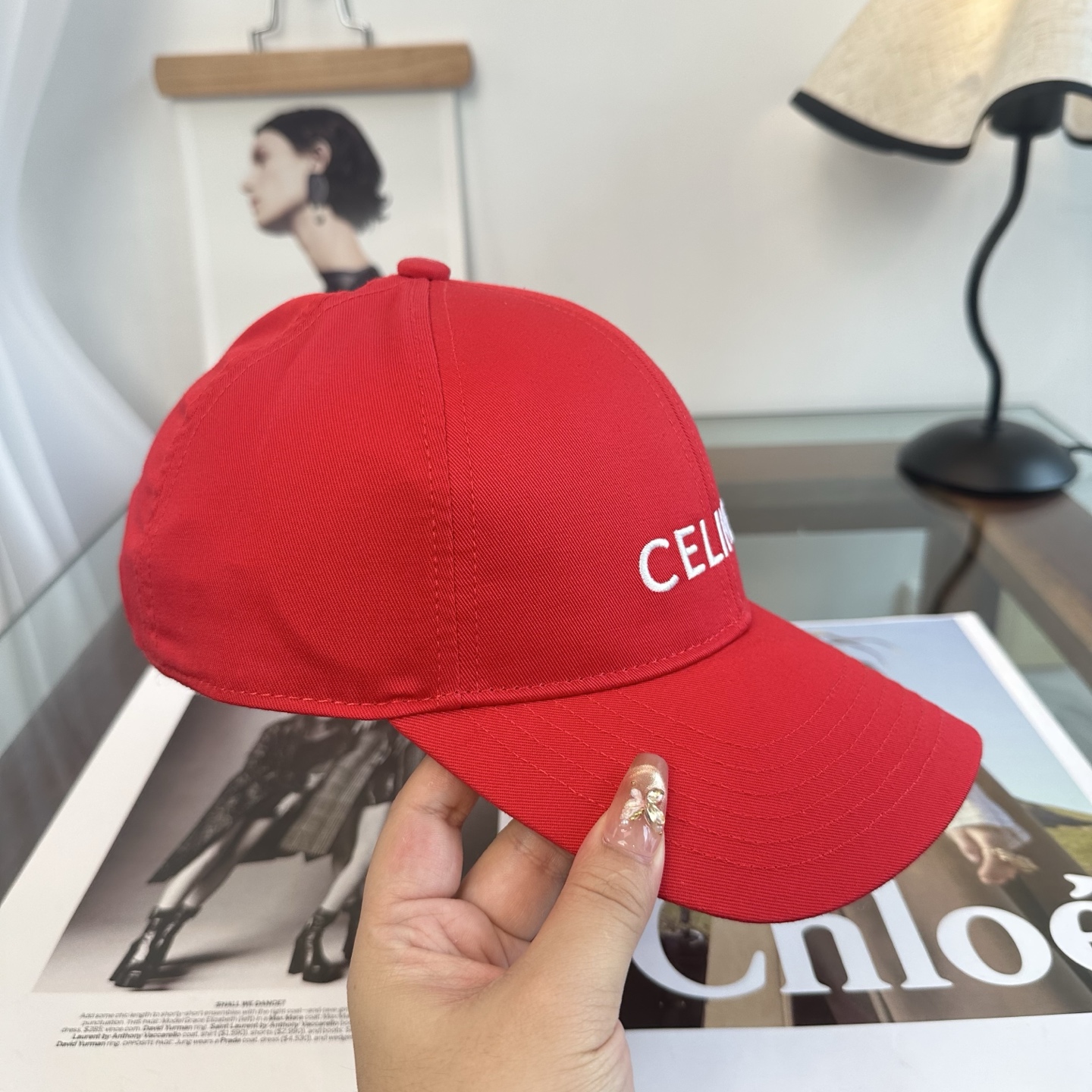 爆款CELINE（赛琳）简约明星同款最新棒球帽，时尚潮流，高端做工！每一个帽子都是用心之作！非一般的品质