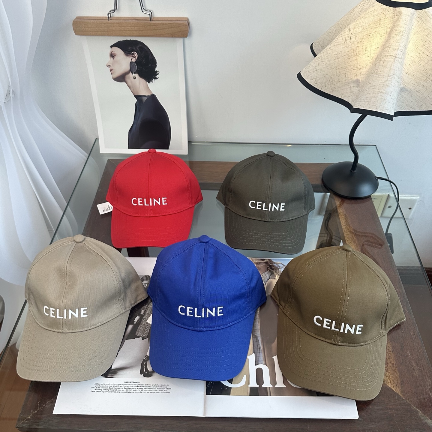 爆款CELINE（赛琳）简约明星同款最新棒球帽，时尚潮流，高端做工！每一个帽子都是用心之作！非一般的品质