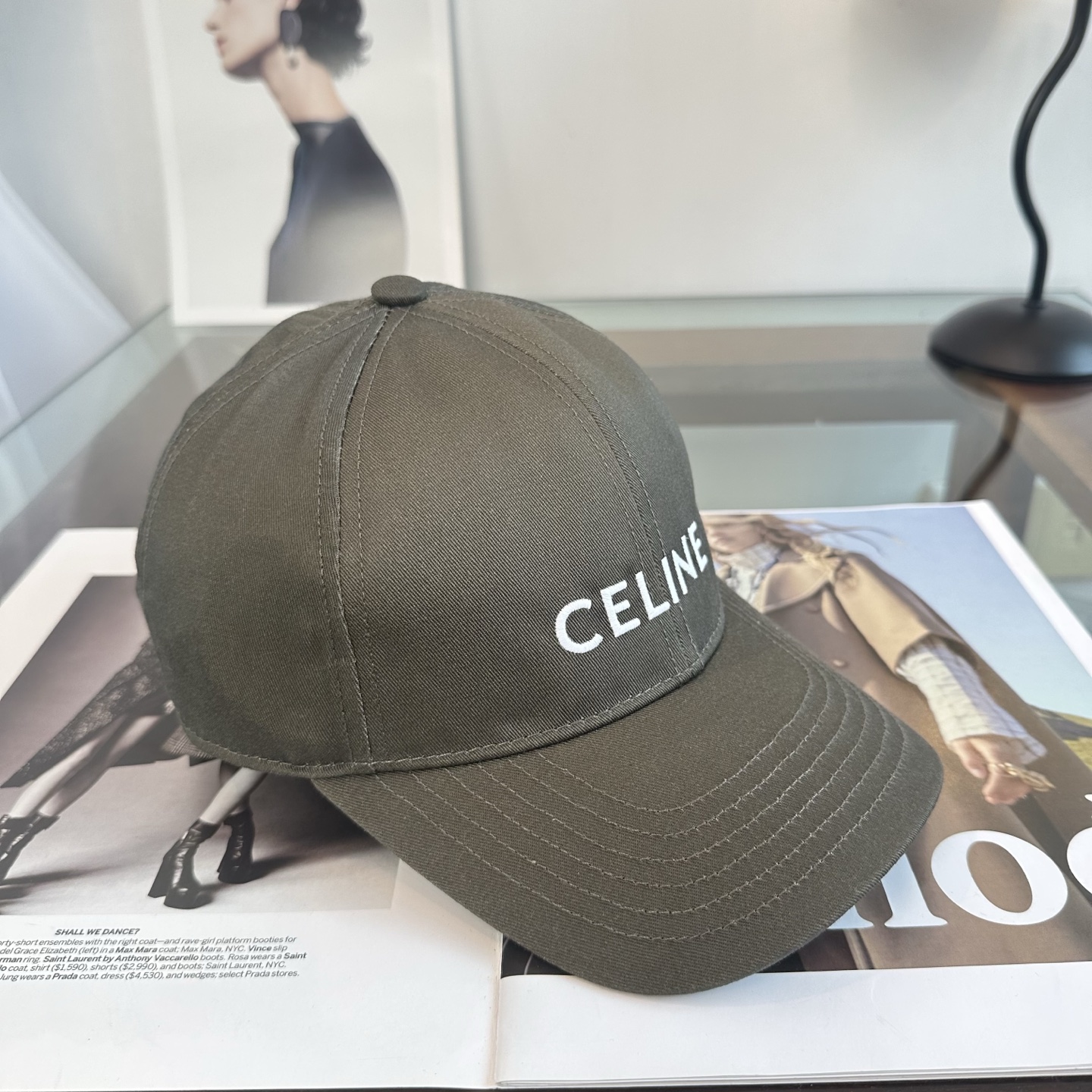 爆款CELINE（赛琳）简约明星同款最新棒球帽，时尚潮流，高端做工！每一个帽子都是用心之作！非一般的品质