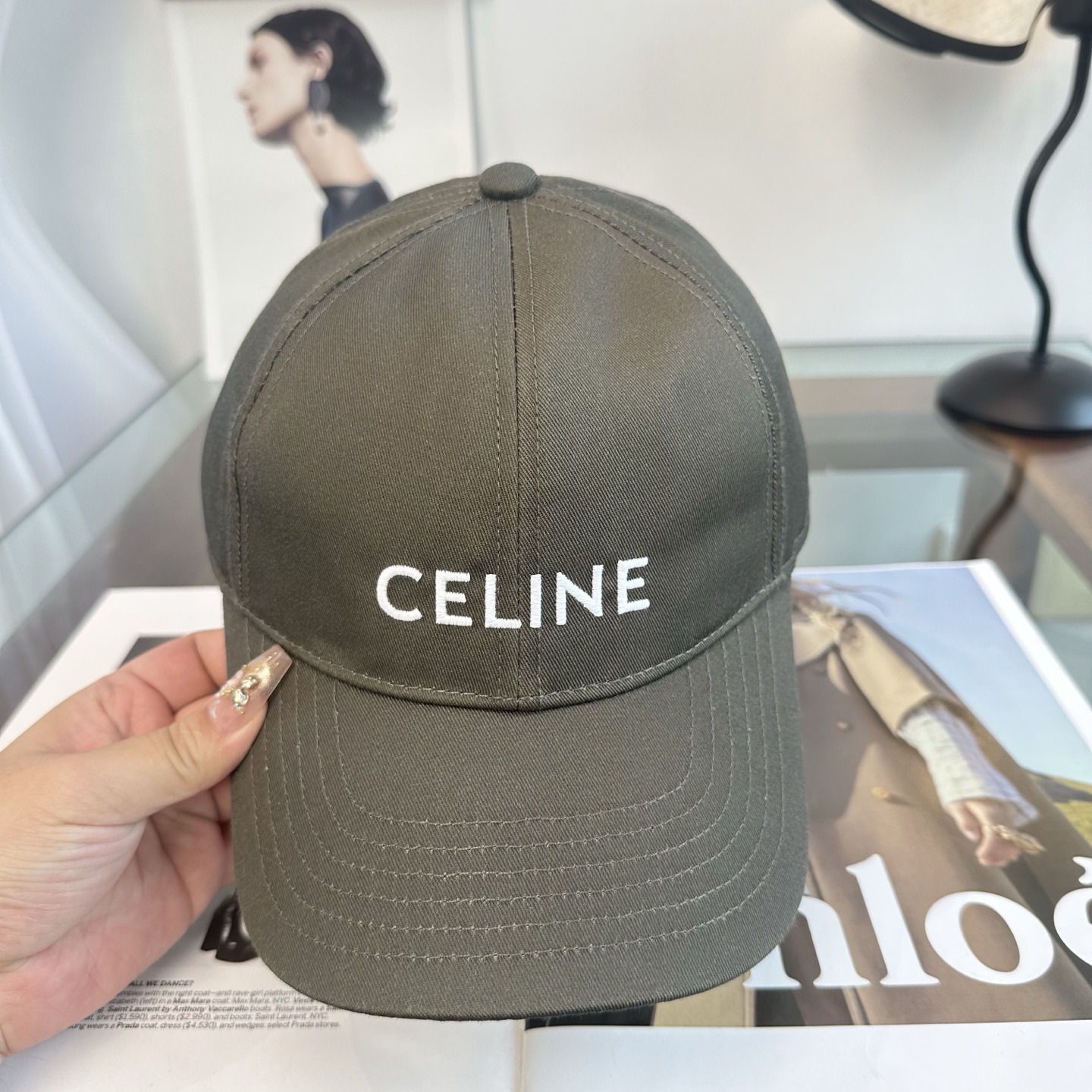 爆款CELINE（赛琳）简约明星同款最新棒球帽，时尚潮流，高端做工！每一个帽子都是用心之作！非一般的品质