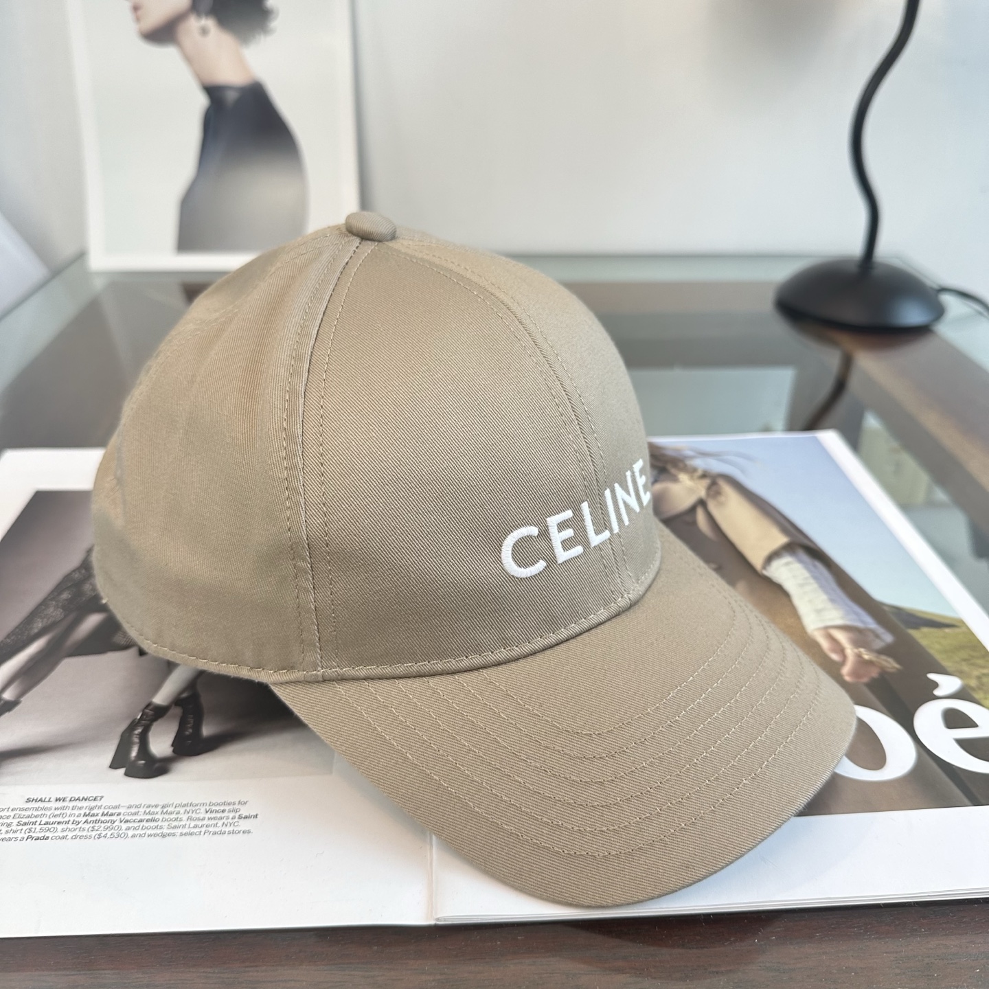爆款CELINE（赛琳）简约明星同款最新棒球帽，时尚潮流，高端做工！每一个帽子都是用心之作！非一般的品质