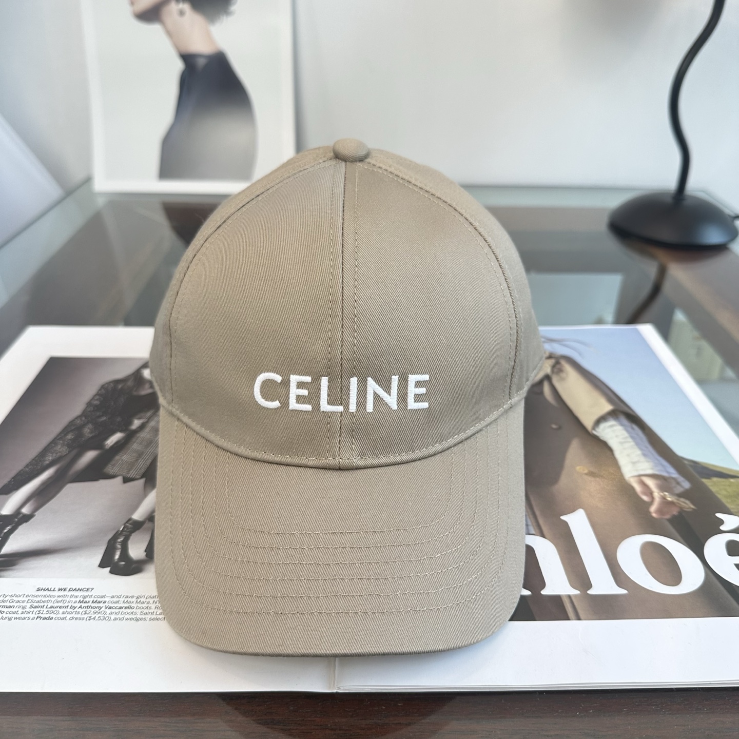 爆款CELINE（赛琳）简约明星同款最新棒球帽，时尚潮流，高端做工！每一个帽子都是用心之作！非一般的品质
