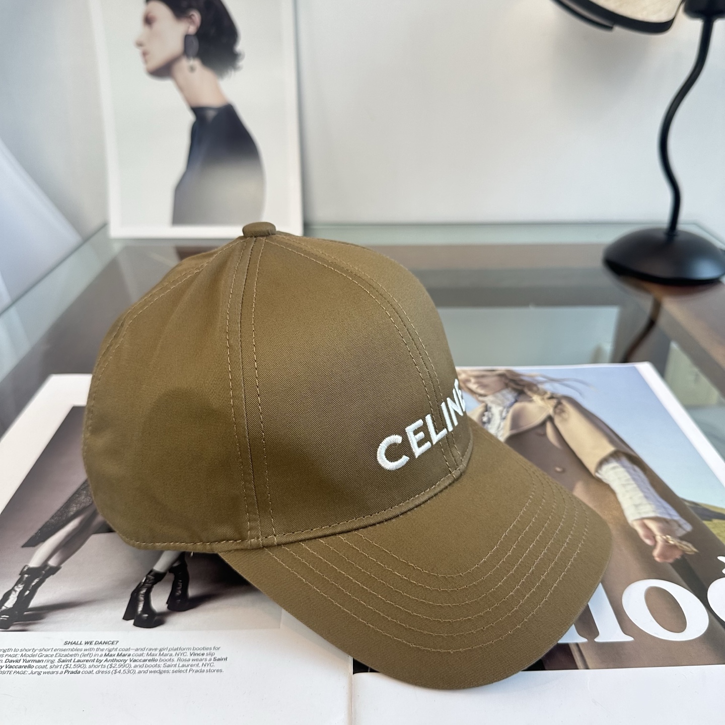 爆款CELINE（赛琳）简约明星同款最新棒球帽，时尚潮流，高端做工！每一个帽子都是用心之作！非一般的品质