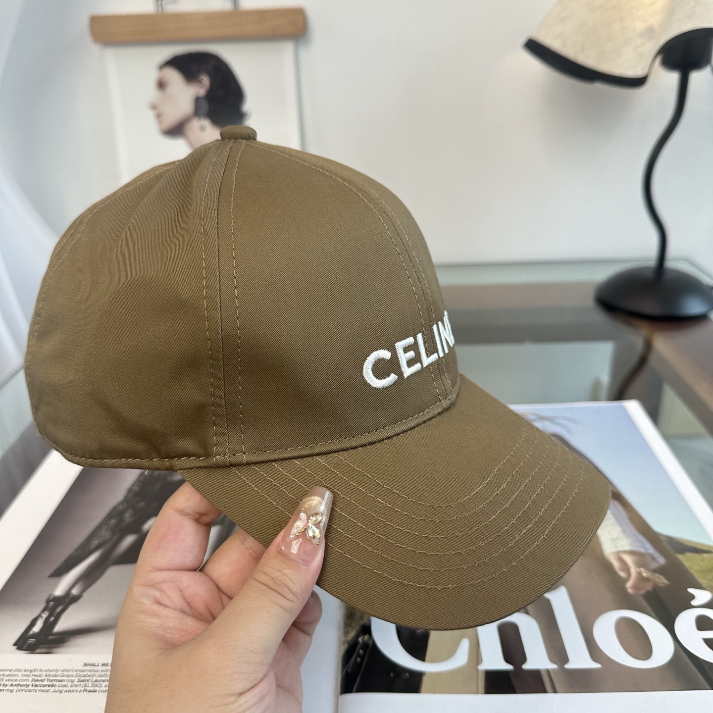 爆款CELINE（赛琳）简约明星同款最新棒球帽，时尚潮流，高端做工！每一个帽子都是用心之作！非一般的品质