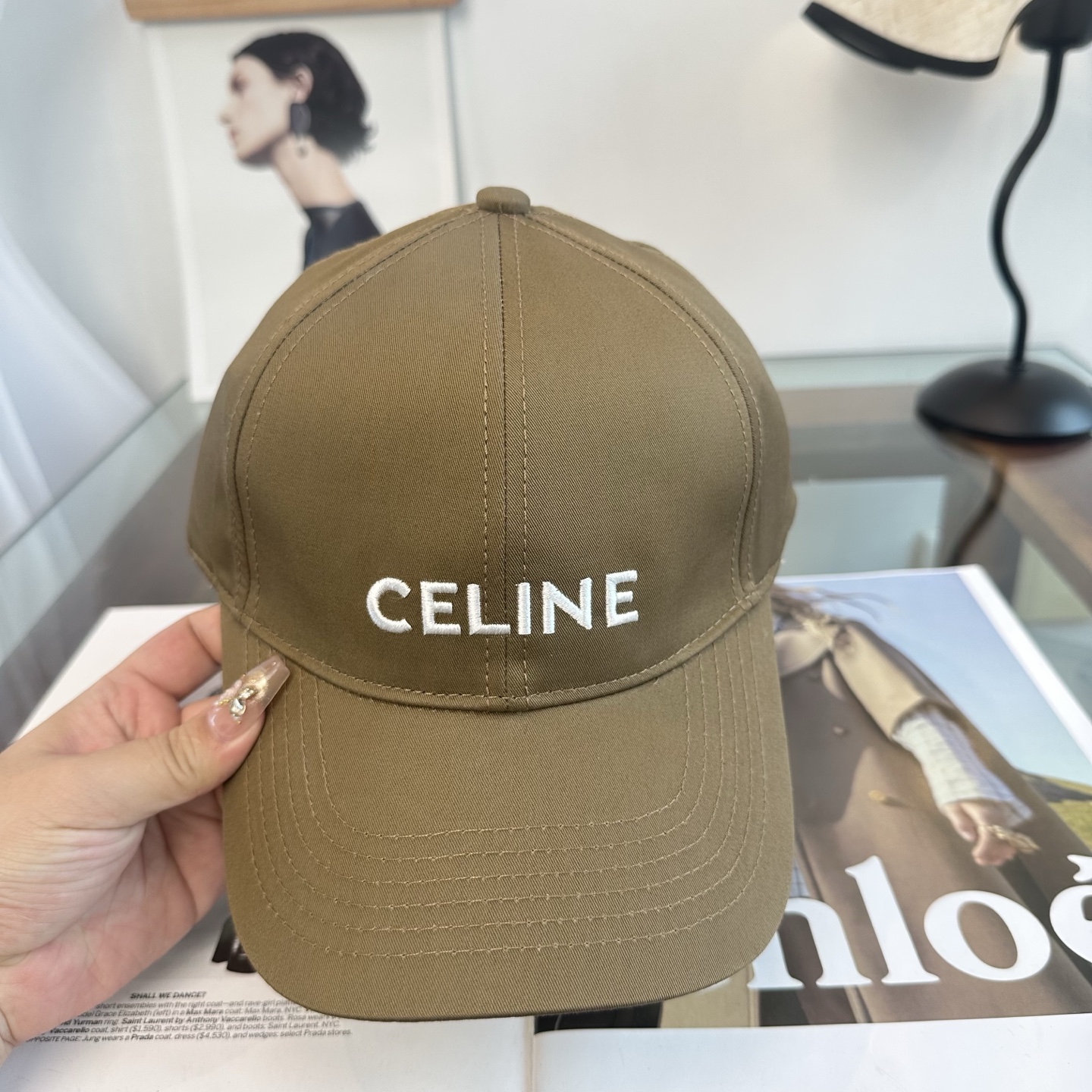 爆款CELINE（赛琳）简约明星同款最新棒球帽，时尚潮流，高端做工！每一个帽子都是用心之作！非一般的品质