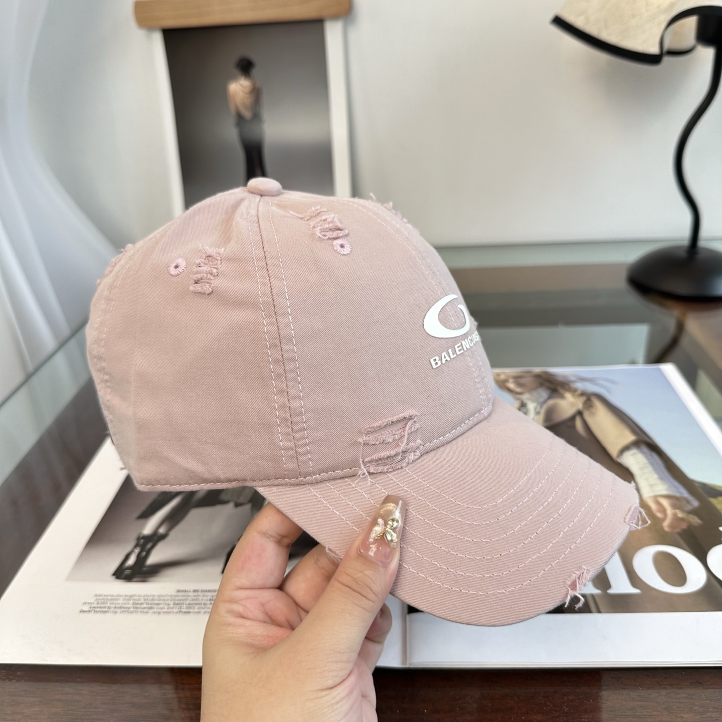 新品Balenciaga 巴黎世家字母新款棒球帽现货秒发🧢简约时尚超级无敌好看的帽子！情侣款！