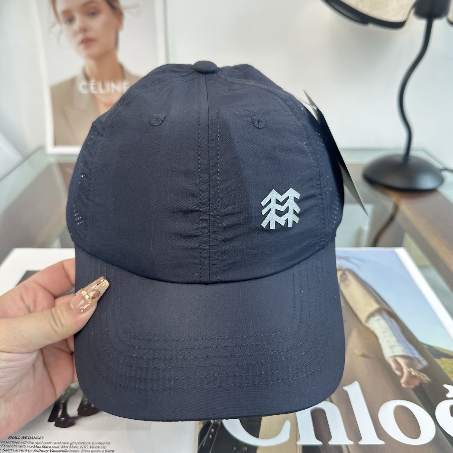 潮牌棒球帽 简单休闲风的棒球帽 减龄百搭 适配度很高！简单随性~出街拍照拗造型非常加分~男女同款 随意搭