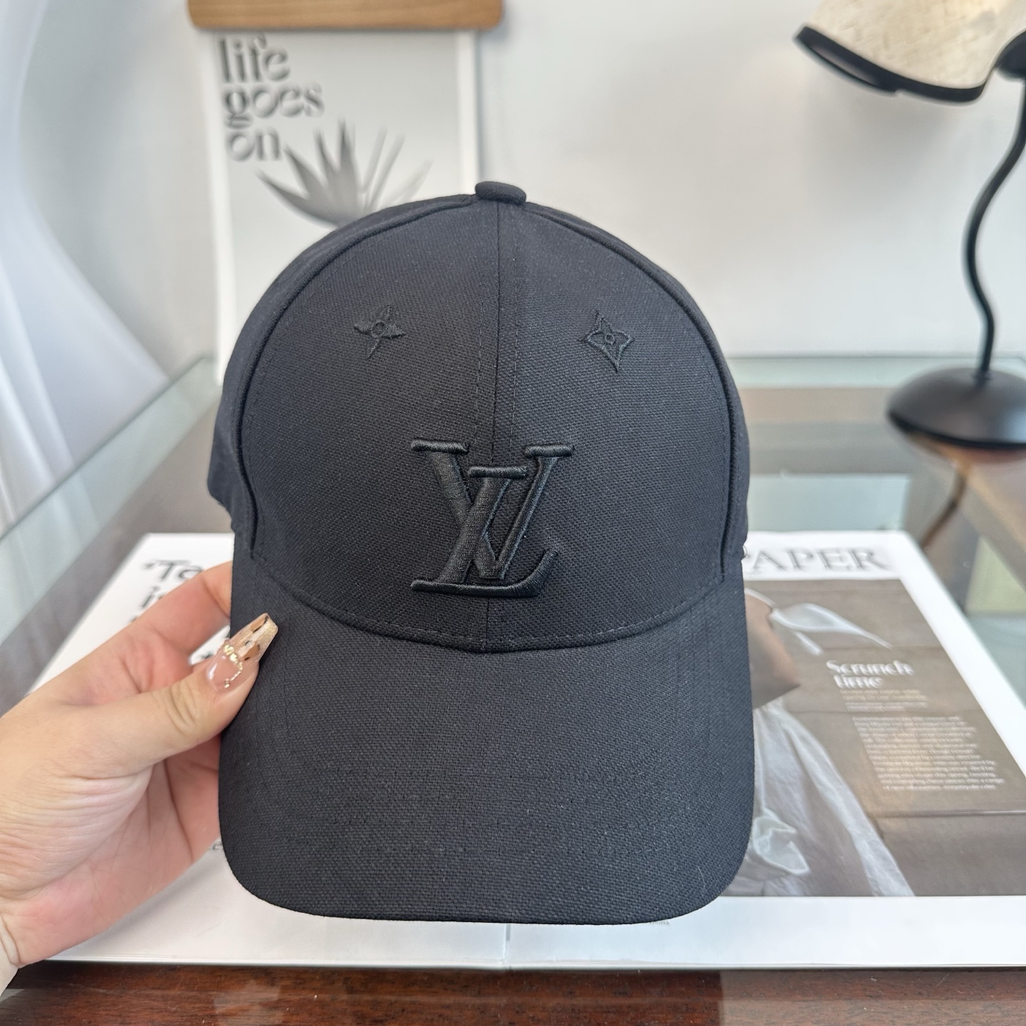 🧢路易威登棒球帽 LouisVuitton😍新款LV棒球帽，重工打造♥️高端大气，百搭款🤗男女通用！