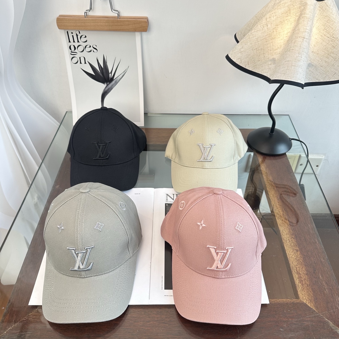 🧢路易威登棒球帽 LouisVuitton😍新款LV棒球帽，重工打造♥️高端大气，百搭款🤗男女通用！