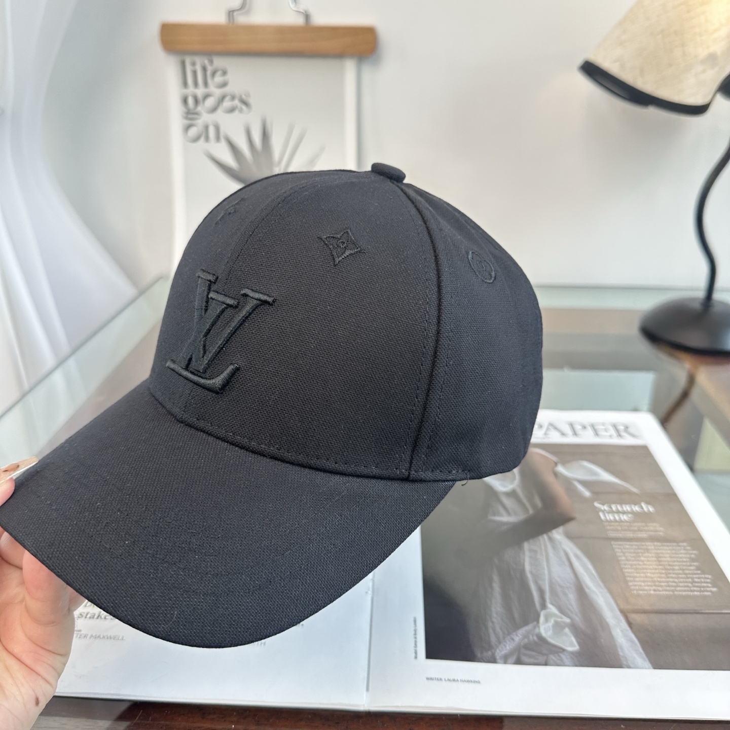 🧢路易威登棒球帽 LouisVuitton😍新款LV棒球帽，重工打造♥️高端大气，百搭款🤗男女通用！