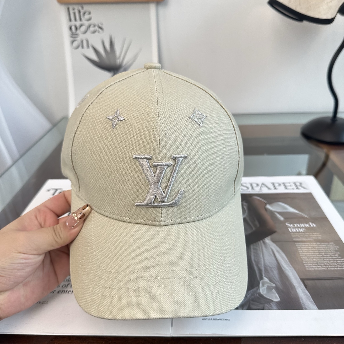 🧢路易威登棒球帽 LouisVuitton😍新款LV棒球帽，重工打造♥️高端大气，百搭款🤗男女通用！