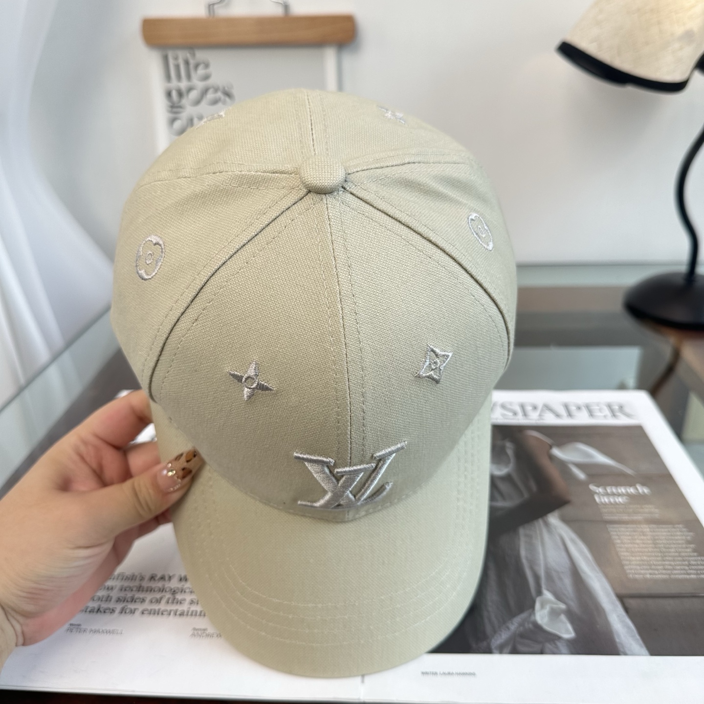 🧢路易威登棒球帽 LouisVuitton😍新款LV棒球帽，重工打造♥️高端大气，百搭款🤗男女通用！