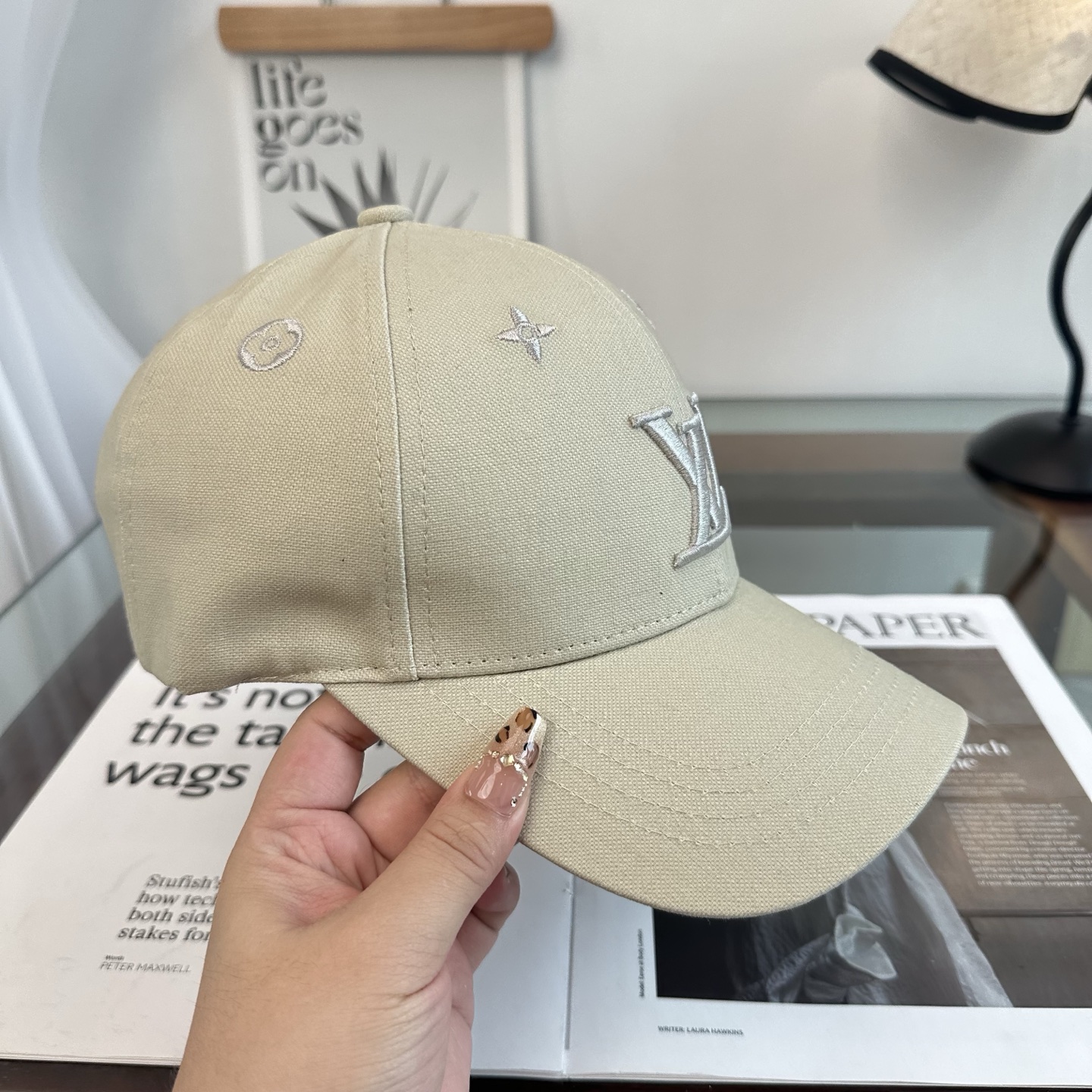 🧢路易威登棒球帽 LouisVuitton😍新款LV棒球帽，重工打造♥️高端大气，百搭款🤗男女通用！